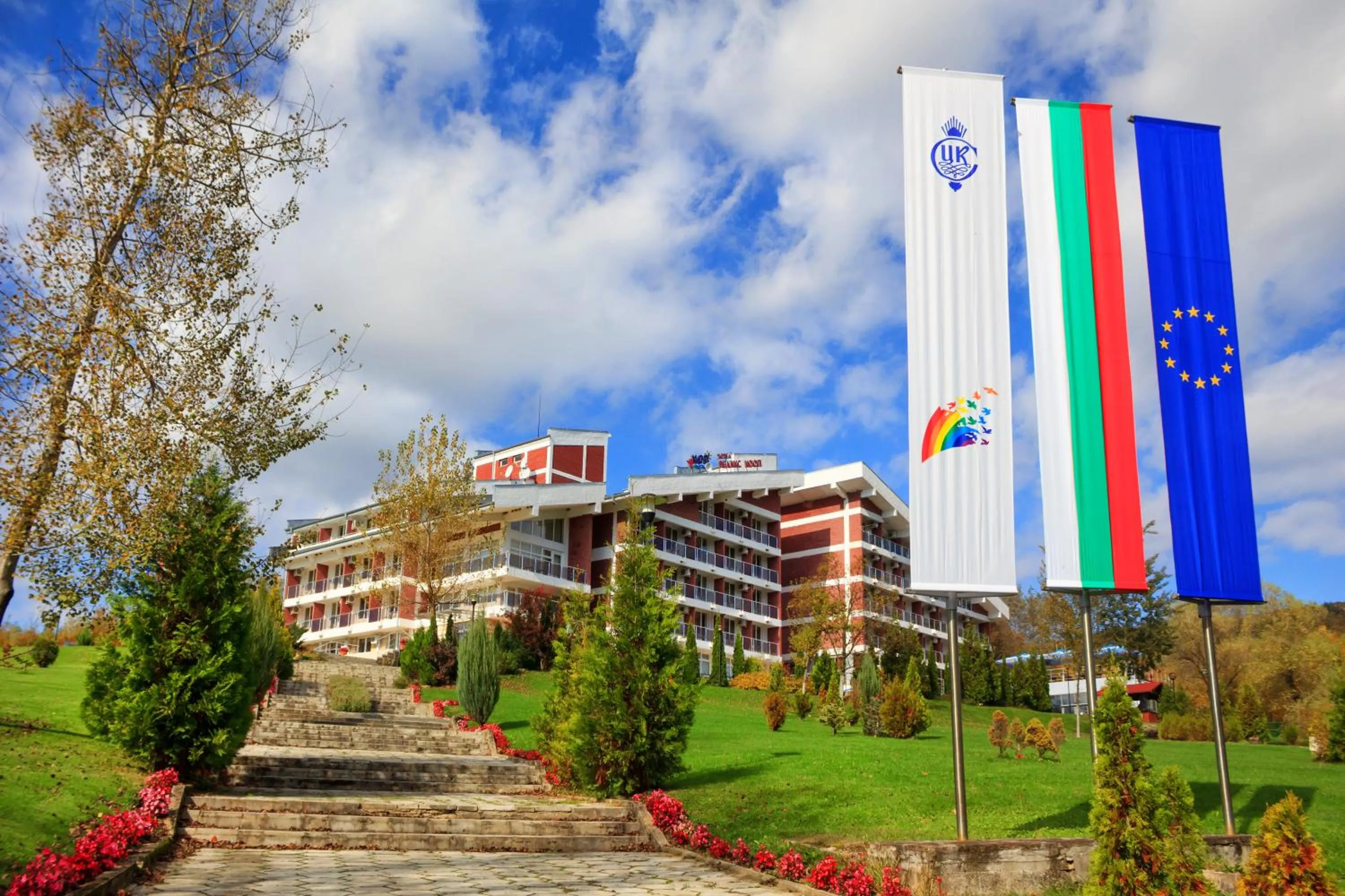 Facade/entrance in Relax Coop Hotel