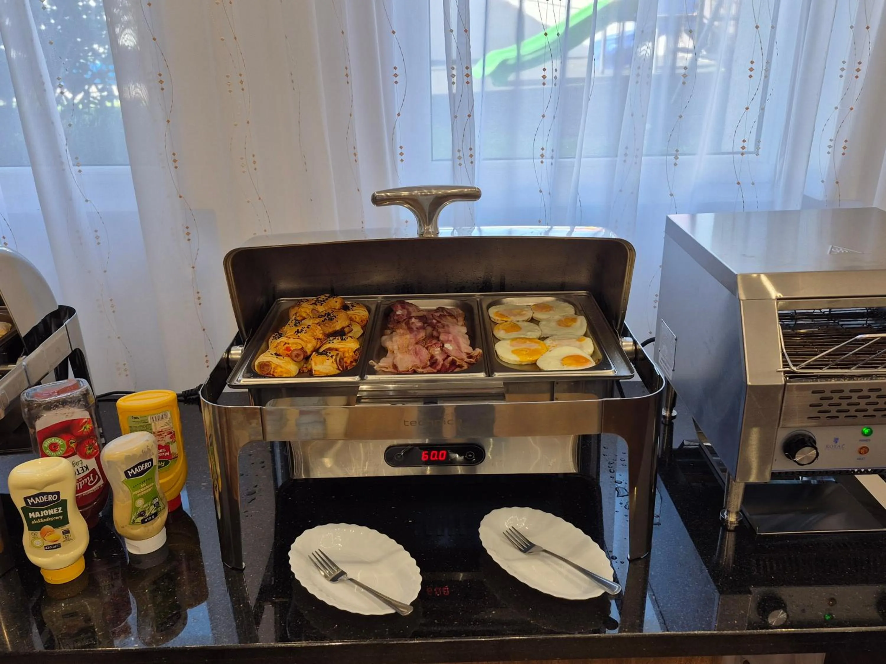 Buffet breakfast in Dom Wczasowy Klif & Spa