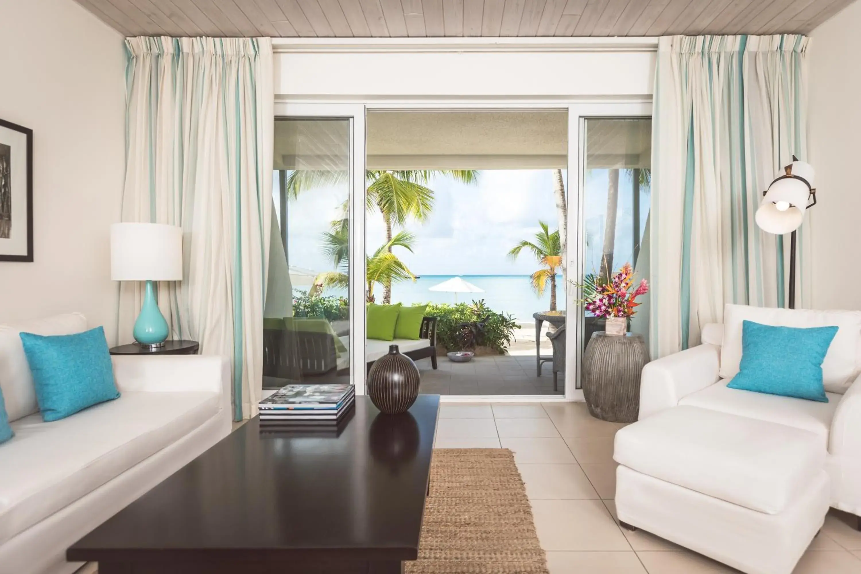 Living room in Carlisle Bay Living room in Carlisle Bay