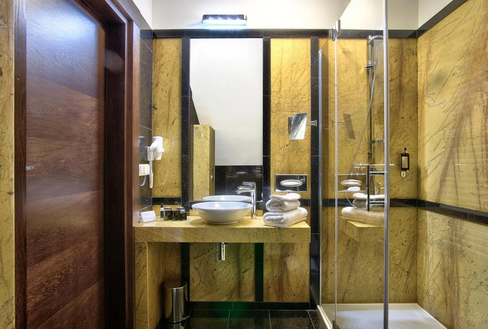 Bathroom in BoutiqueHotel Aristo