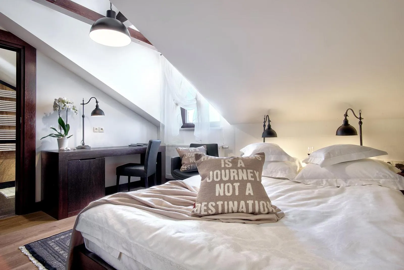 Bed in BoutiqueHotel Aristo