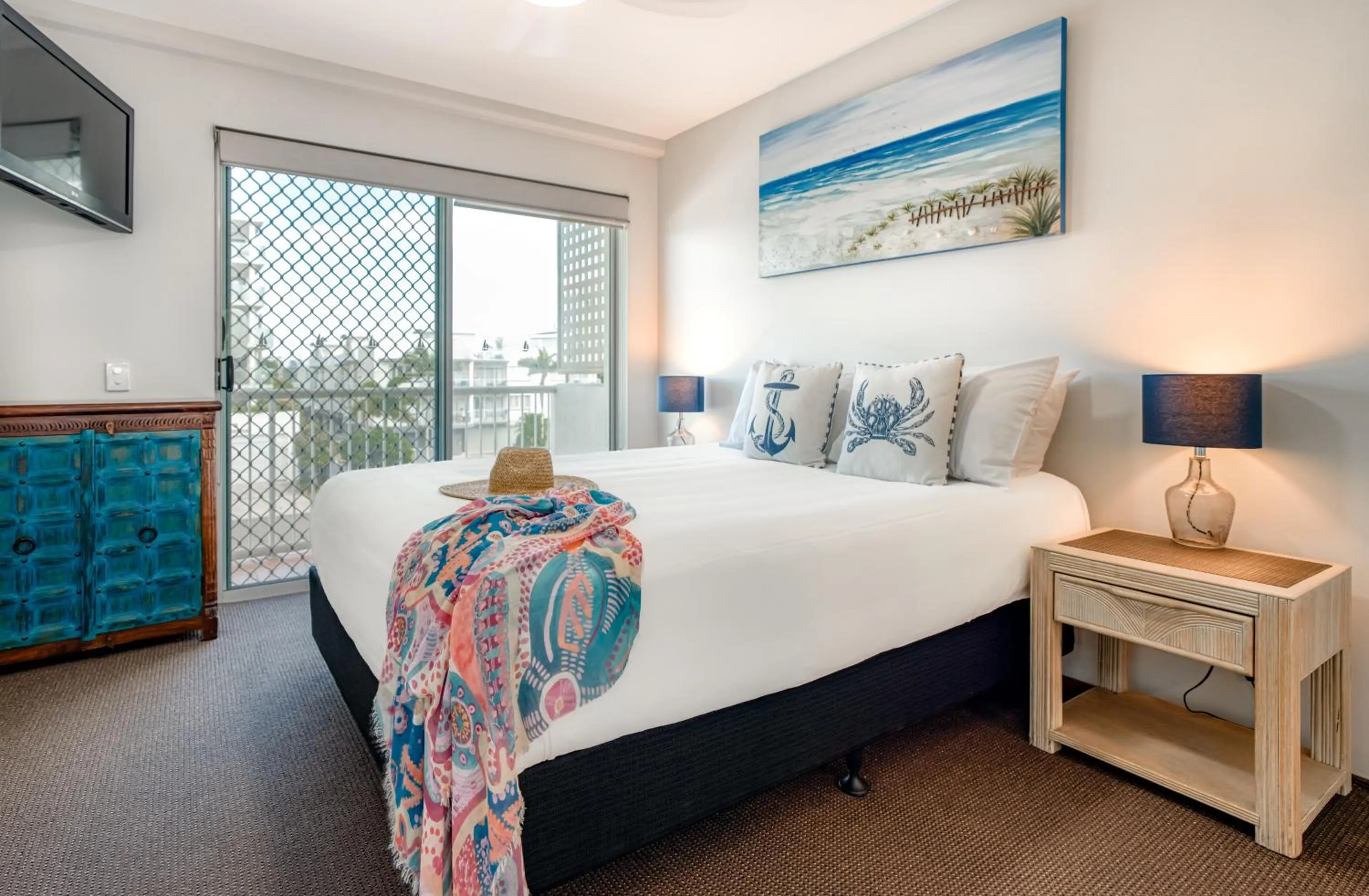 Seating area, Bed in Sailport Mooloolaba Apartments