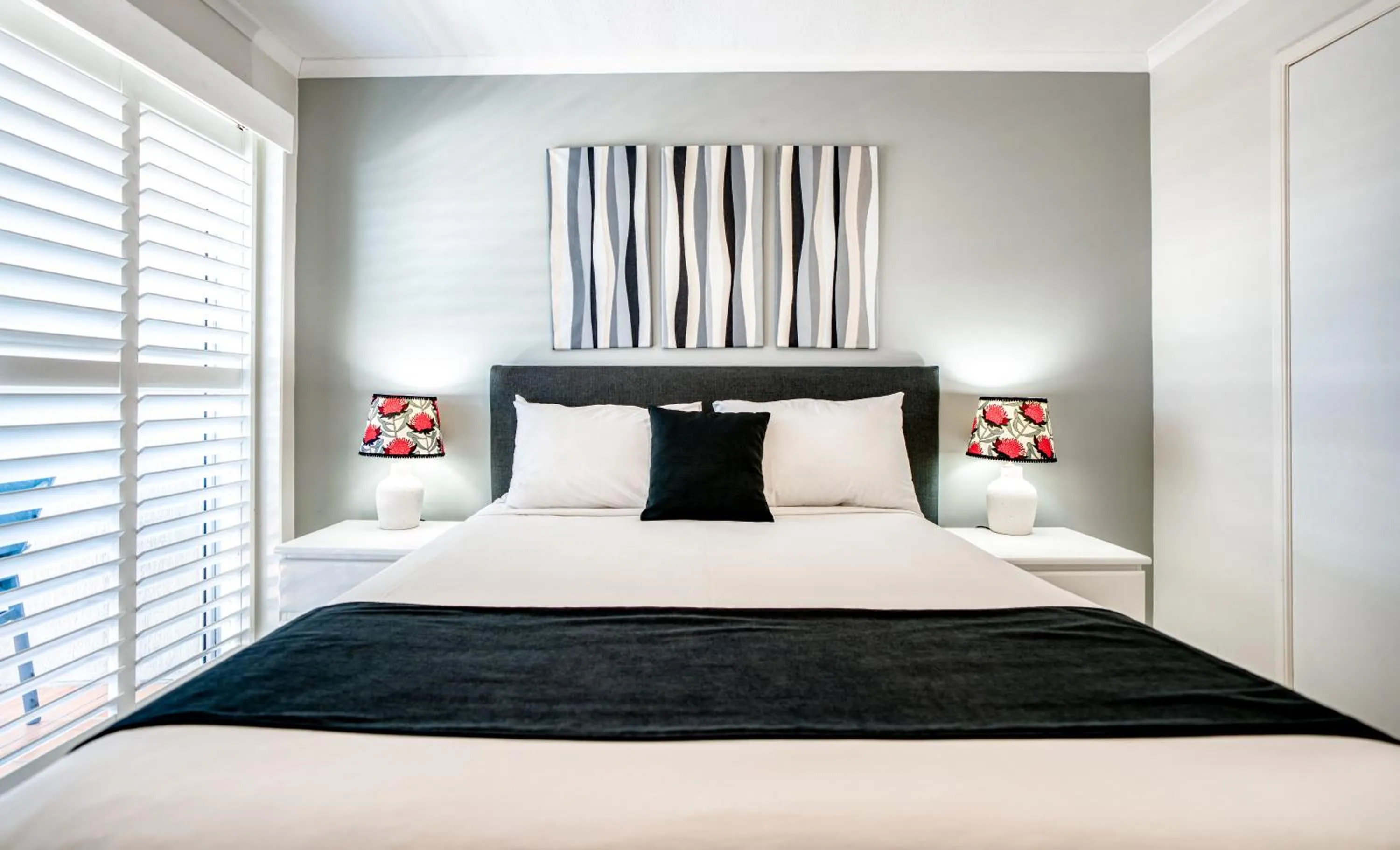 Seating area, Bed in Sailport Mooloolaba Apartments