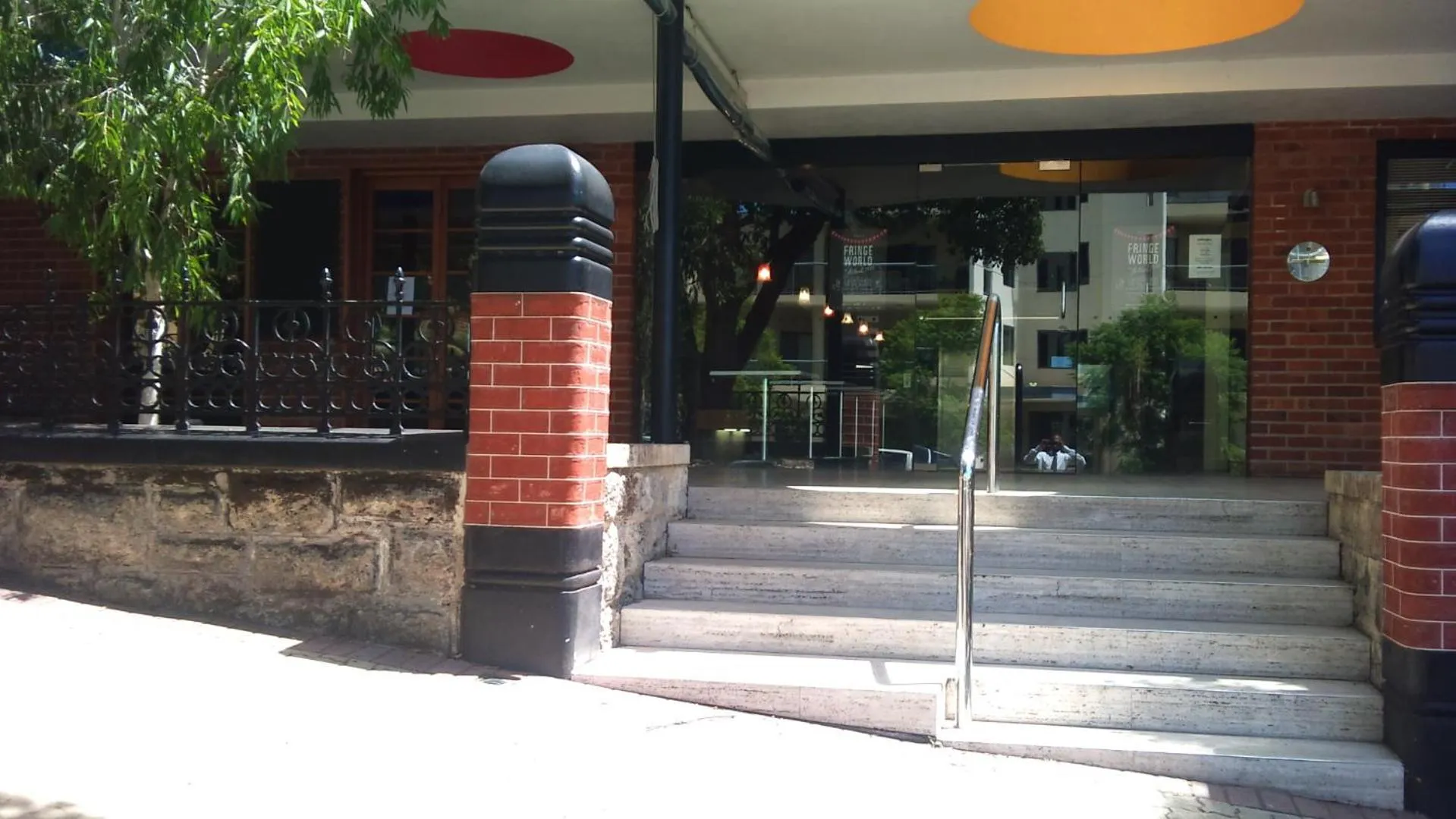 Facade/entrance in Riverview on Mount Street