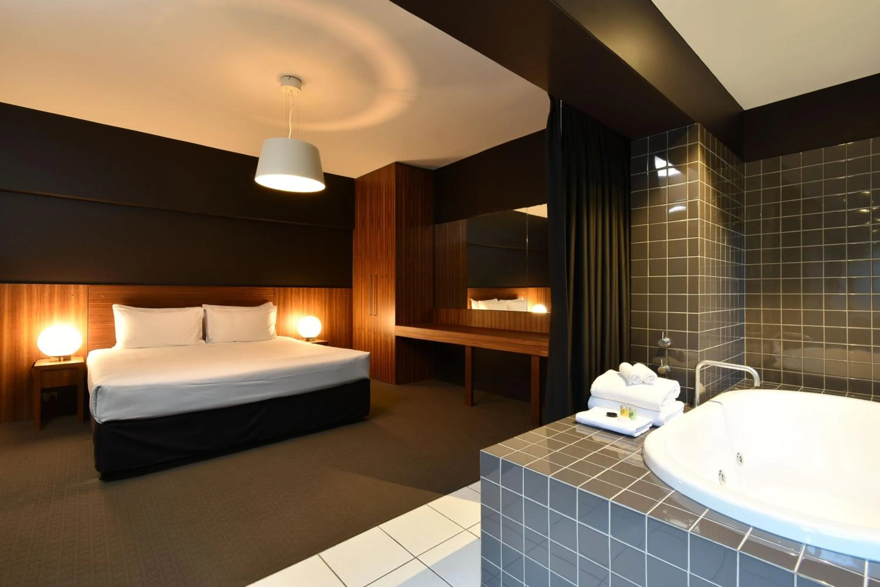 Photo of the whole room, Bed in Riverview on Mount Street