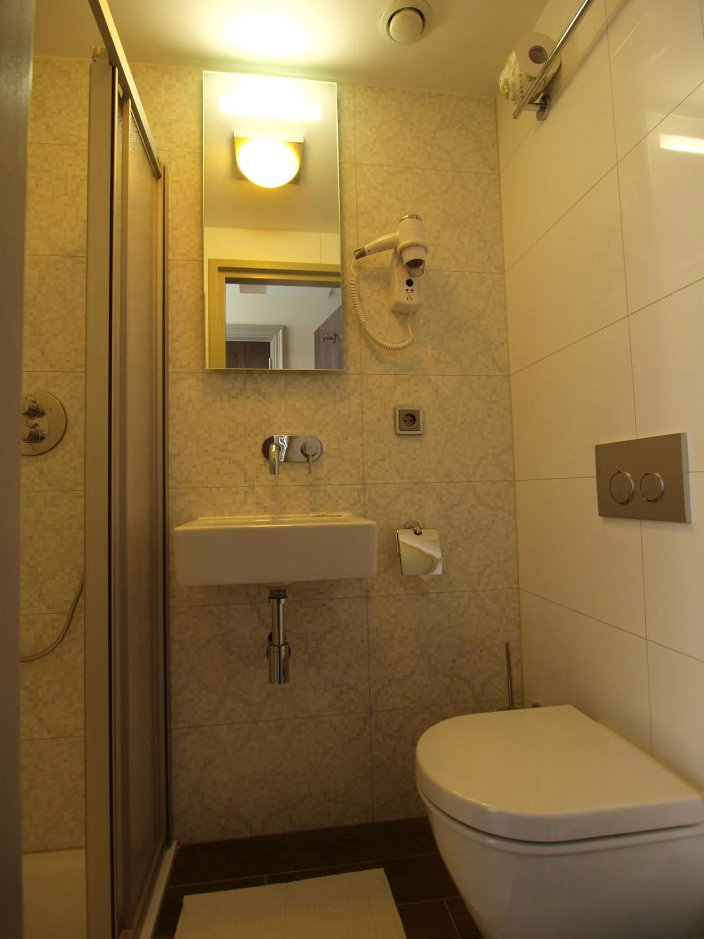 Bathroom in Hotel Clemens