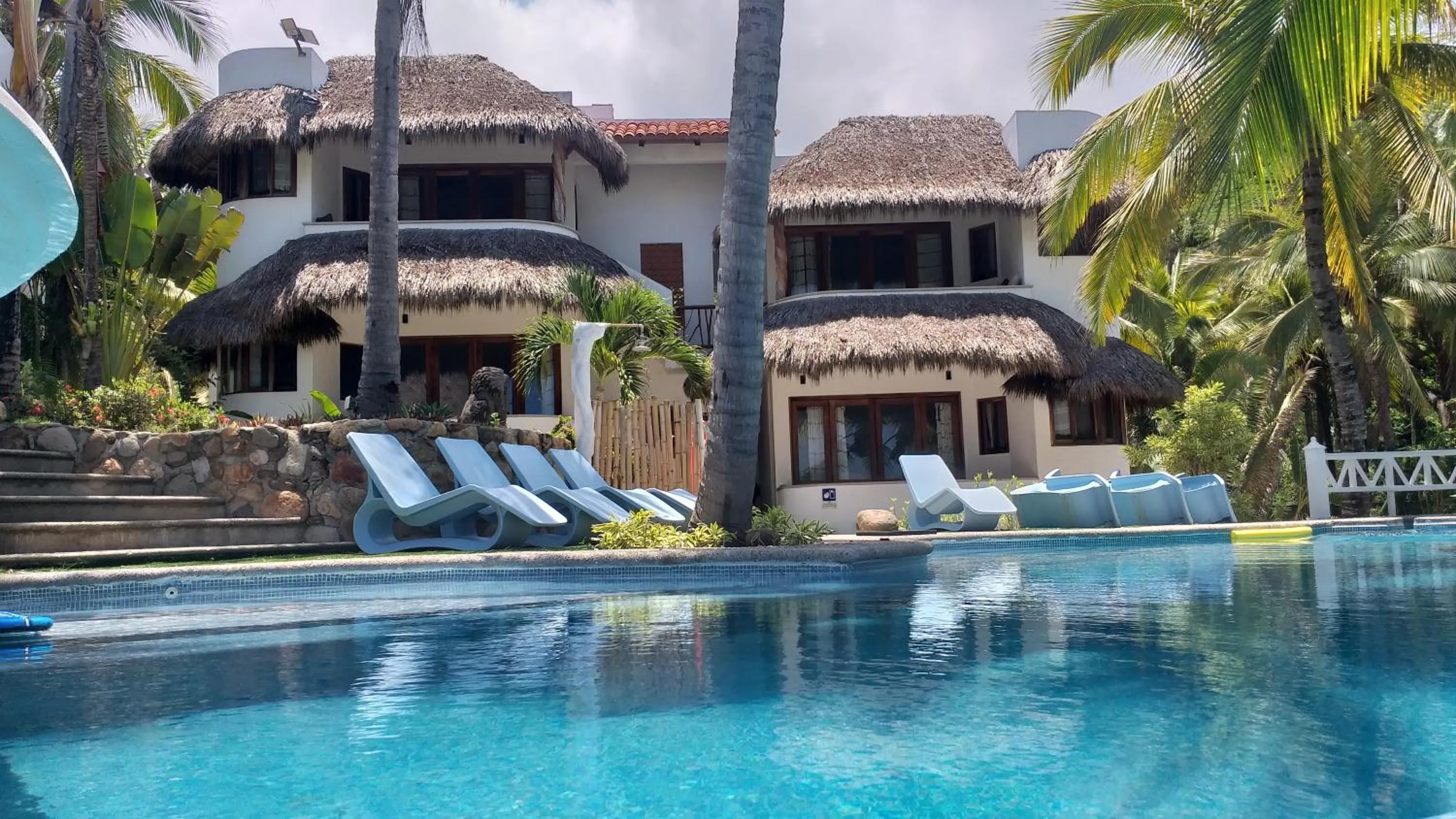 Swimming pool in Bungalows Lydia San Pancho