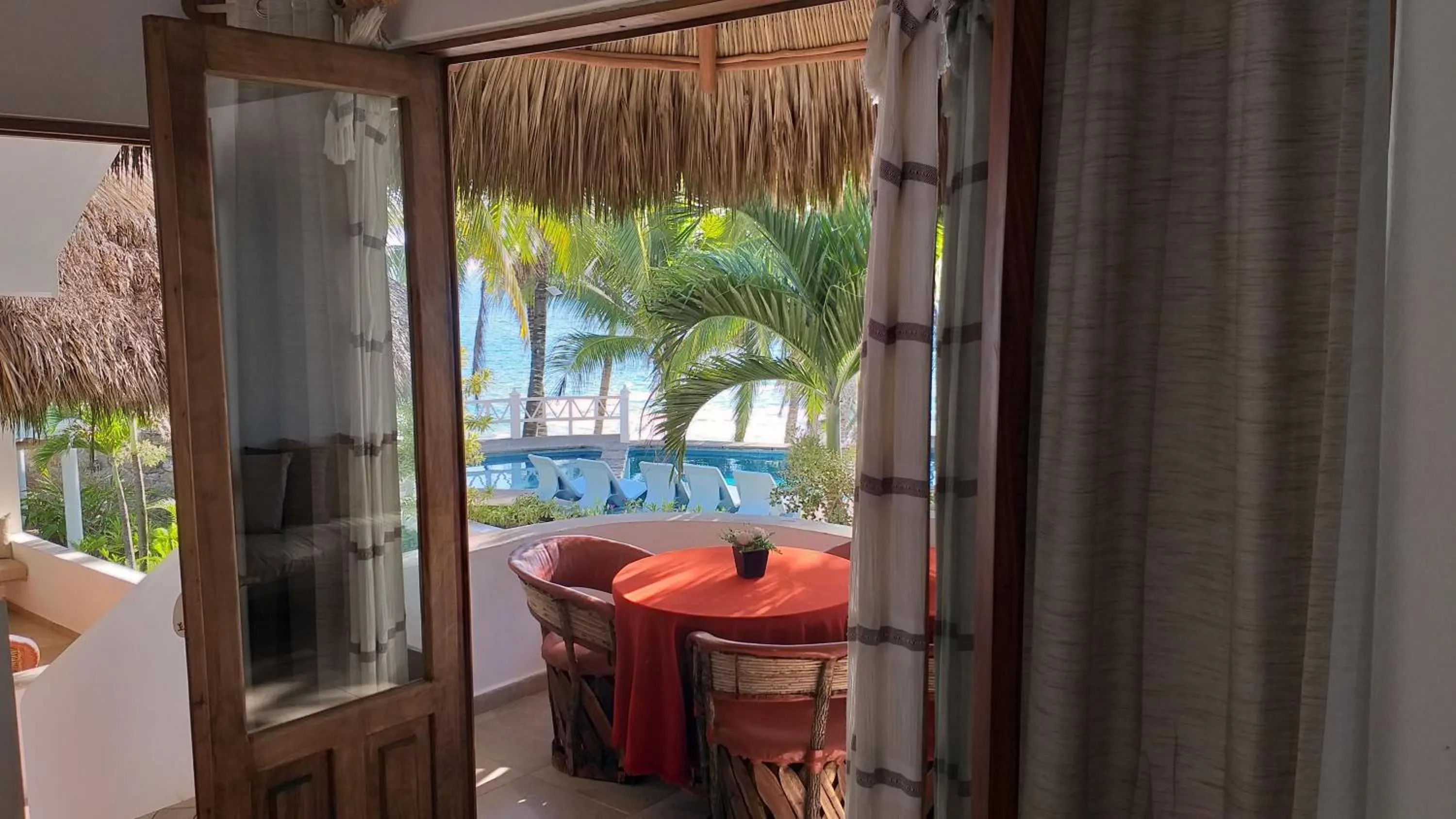 Garden view in Bungalows Lydia San Pancho