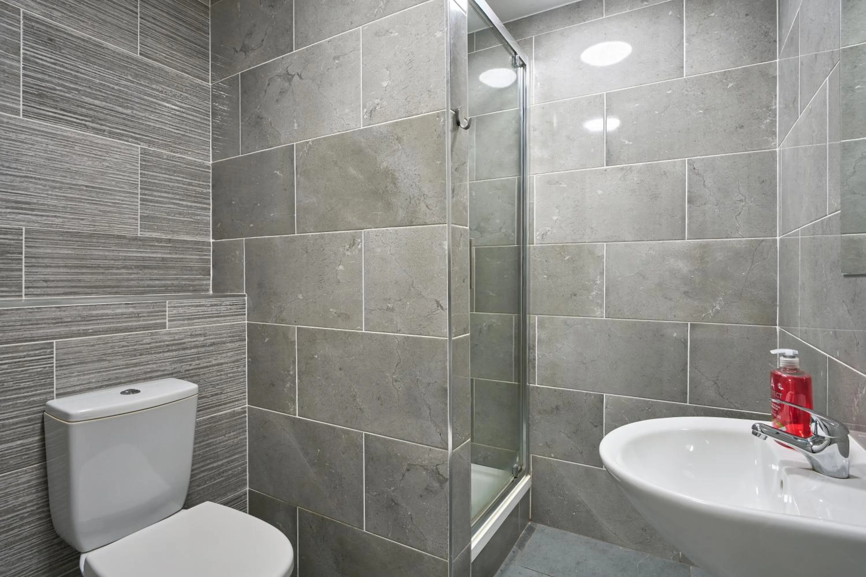 Bathroom in Abigail's Hostel