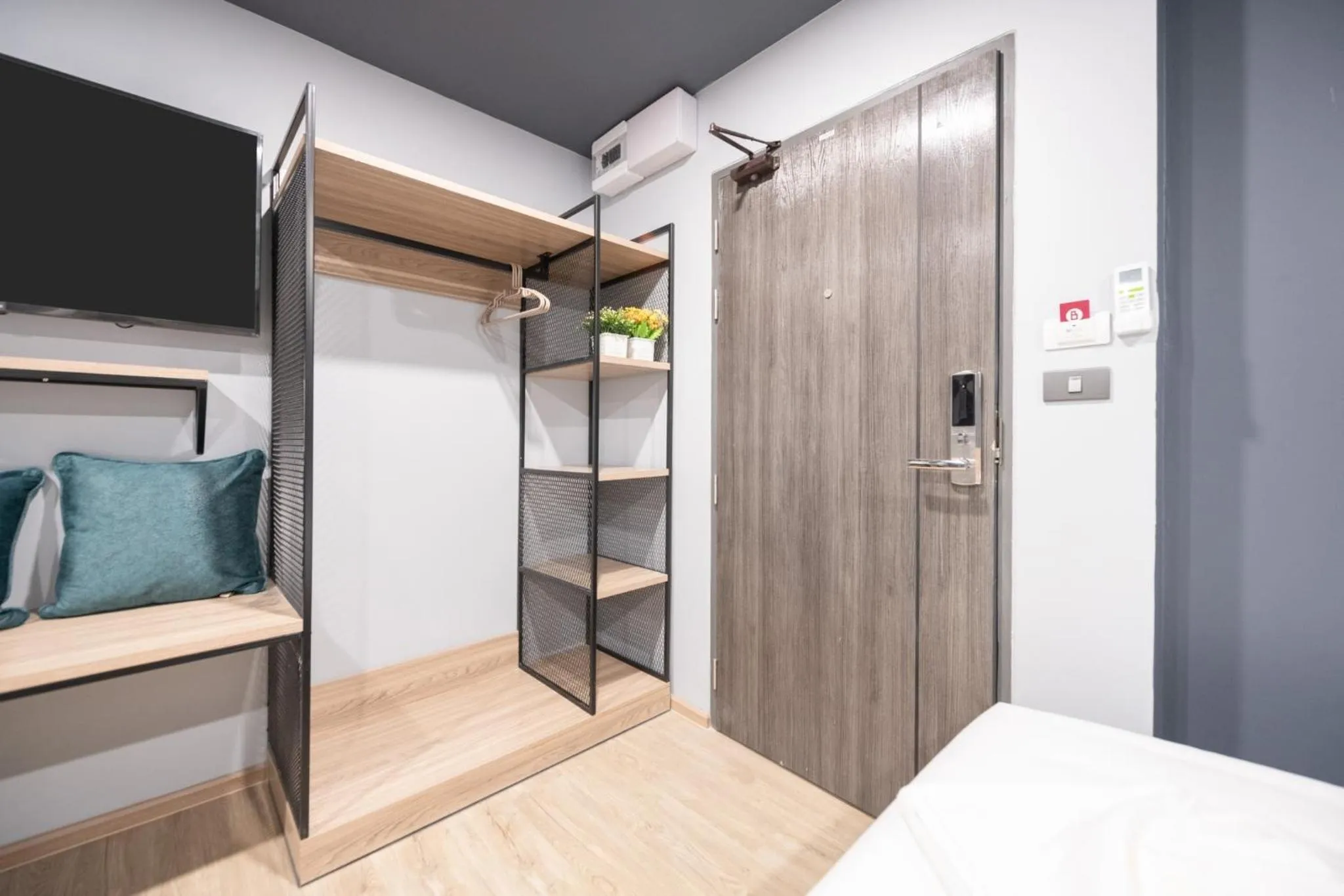 Photo of the whole room, Bed in Oblique Apartment - ออฟบลิค อพาร์ทเมนท์