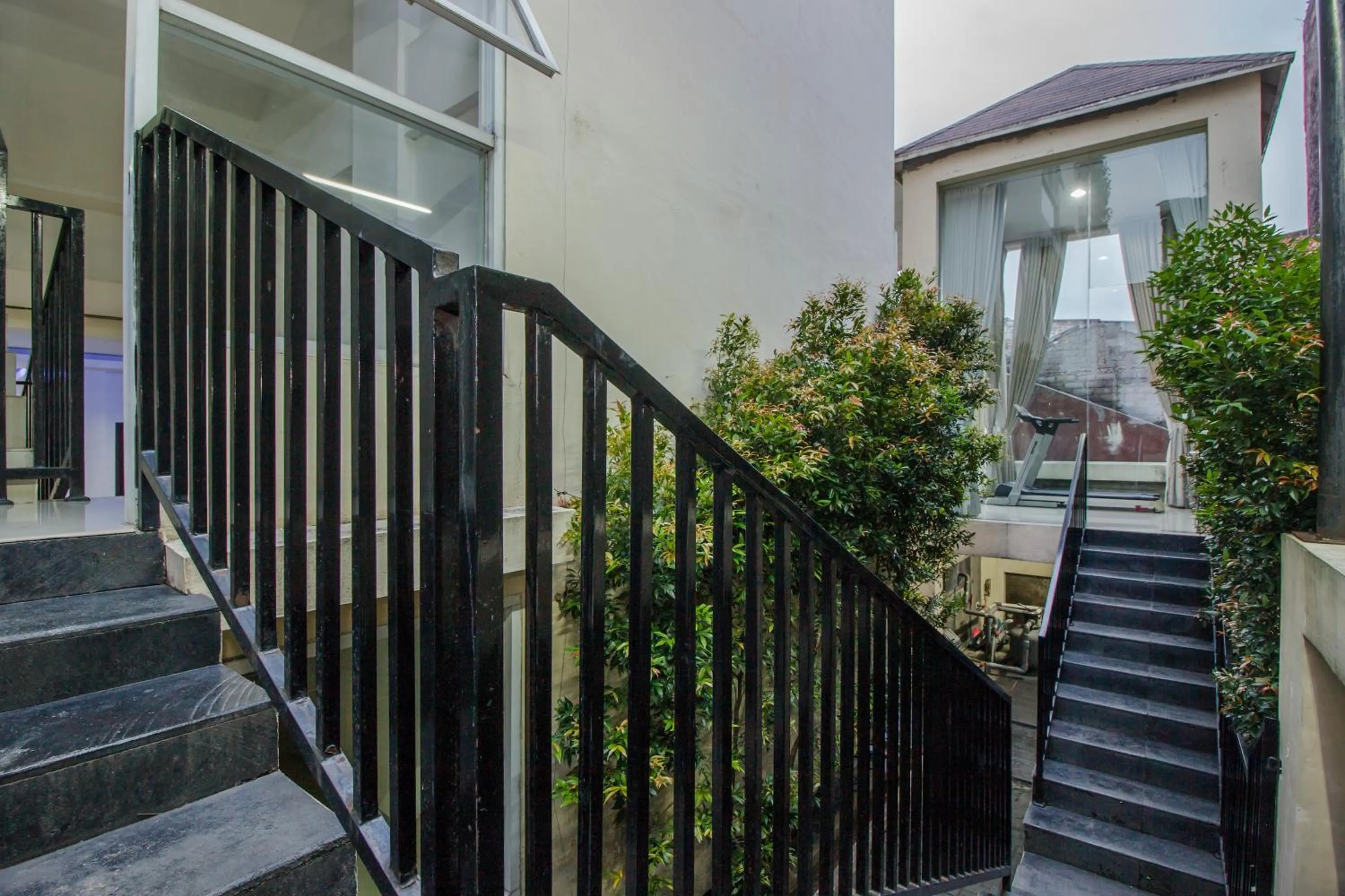 Balcony/Terrace in RedDoorz Premium @ Ampera Raya 2