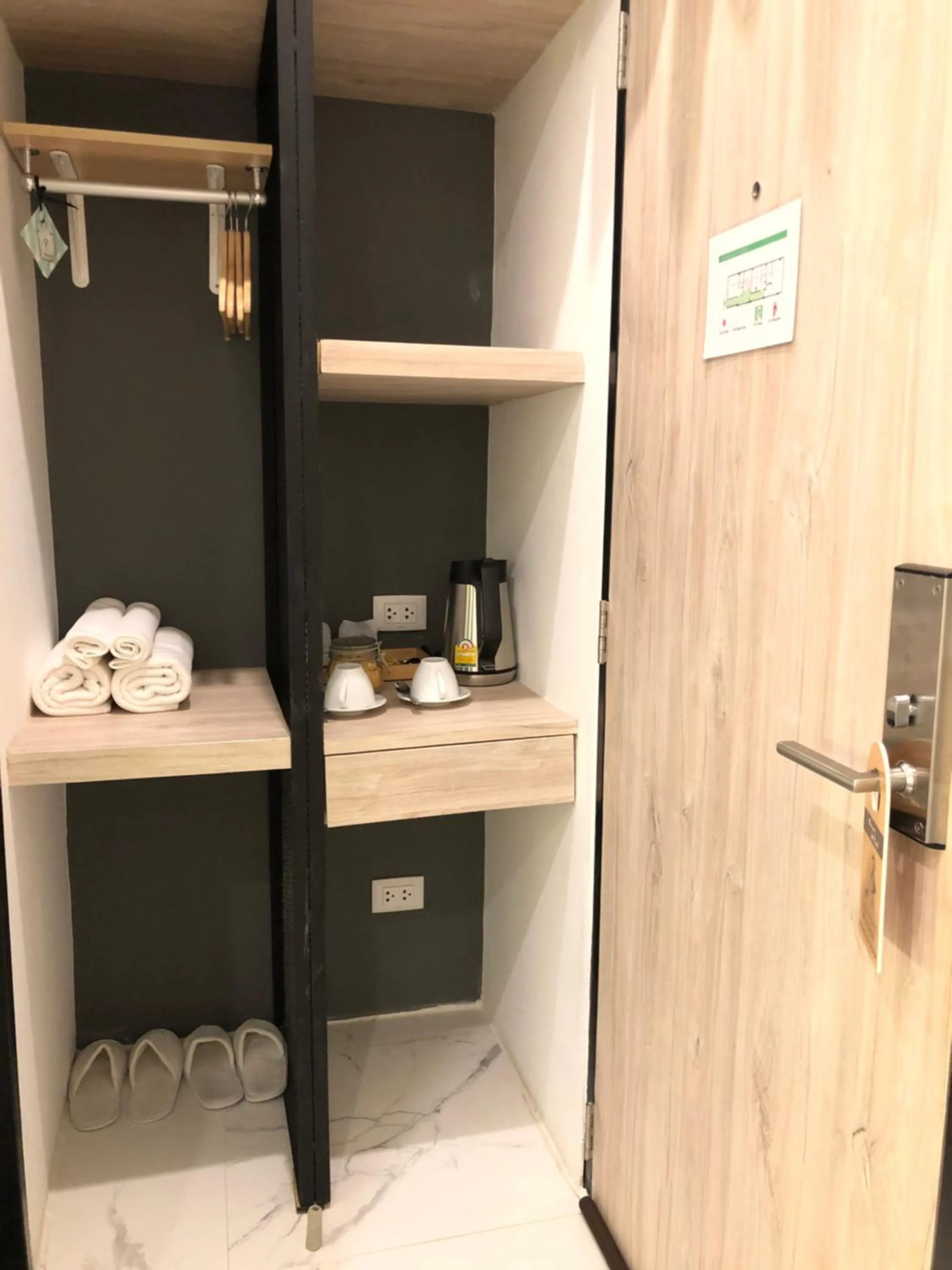 Coffee/tea facilities in Bonne Nuit Hotel, Hua Hin