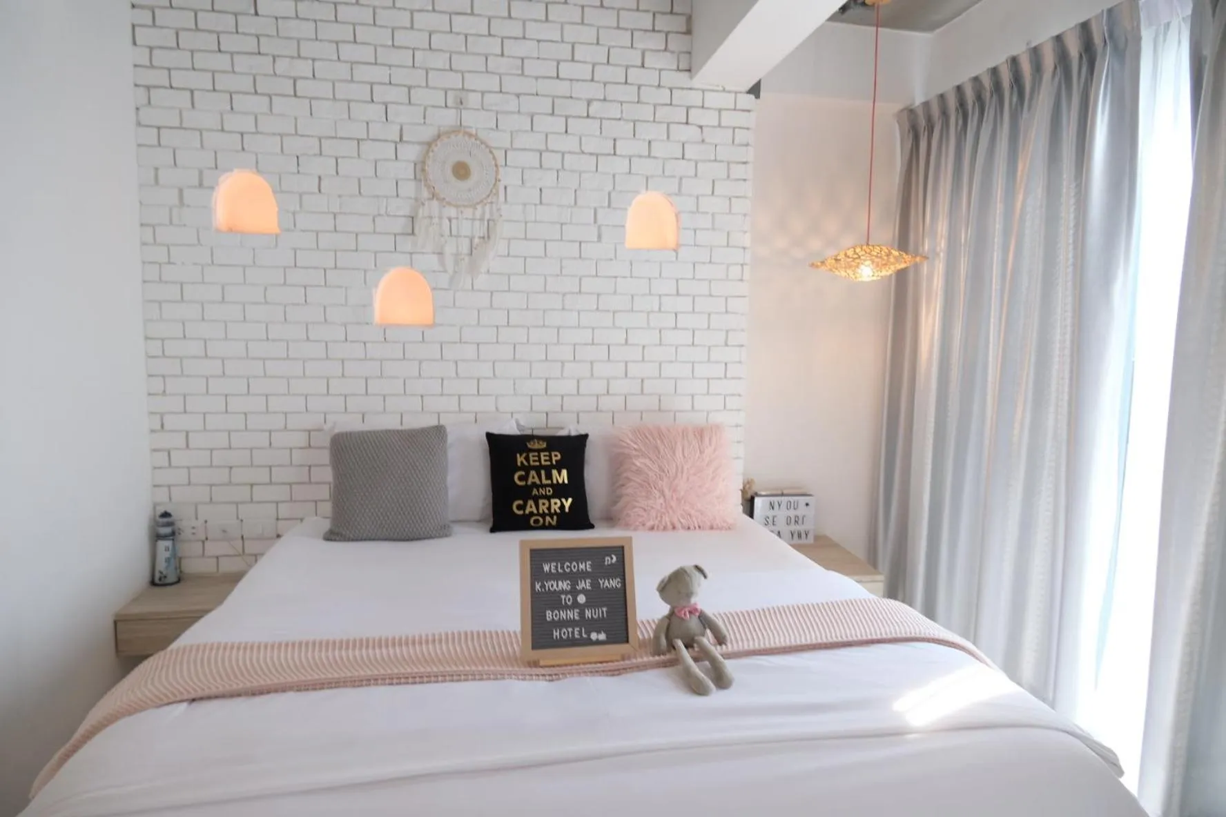 Bed in Bonne Nuit Hotel, Hua Hin