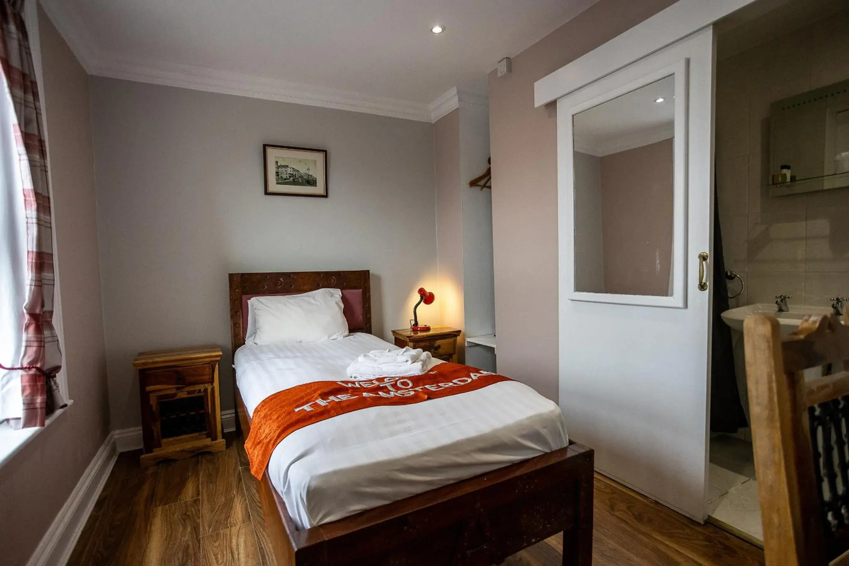 Photo of the whole room, Bed in Amsterdam Hotel Brighton Seafront Photo of the whole room, Bed in Amsterdam Hotel Brighton Seafront