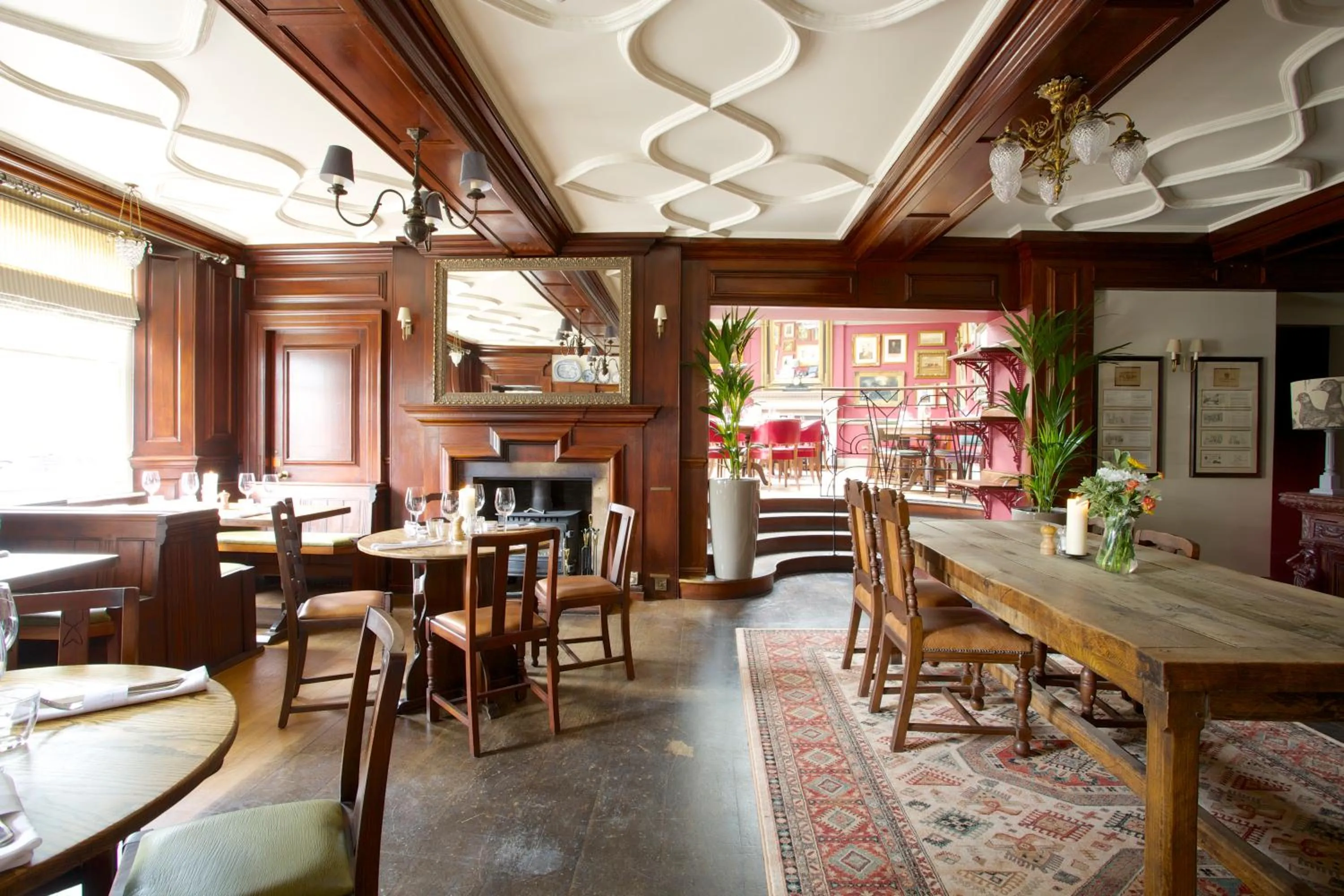 Restaurant/places to eat in The Crown Hotel