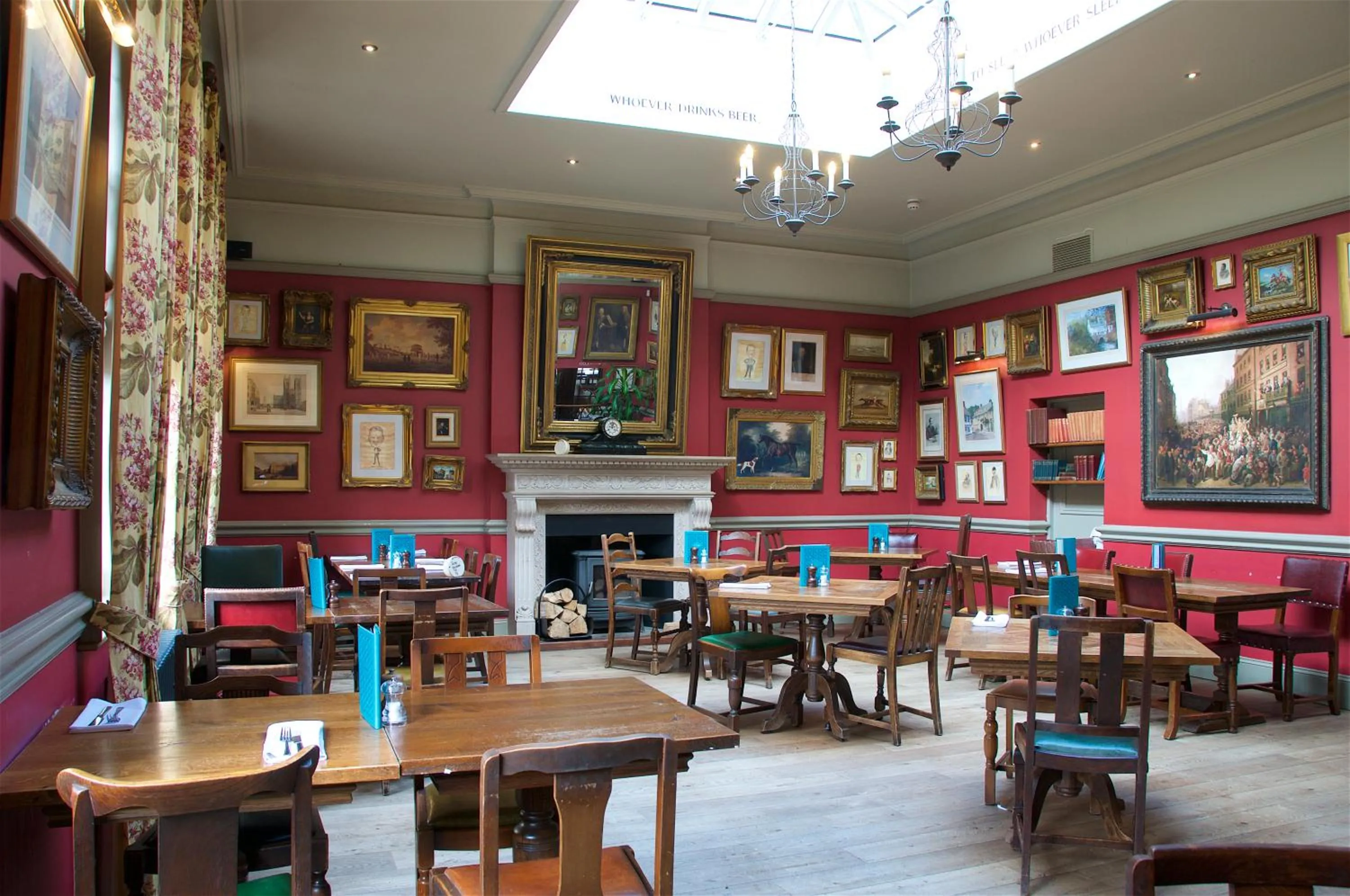 Restaurant/places to eat in The Crown Hotel