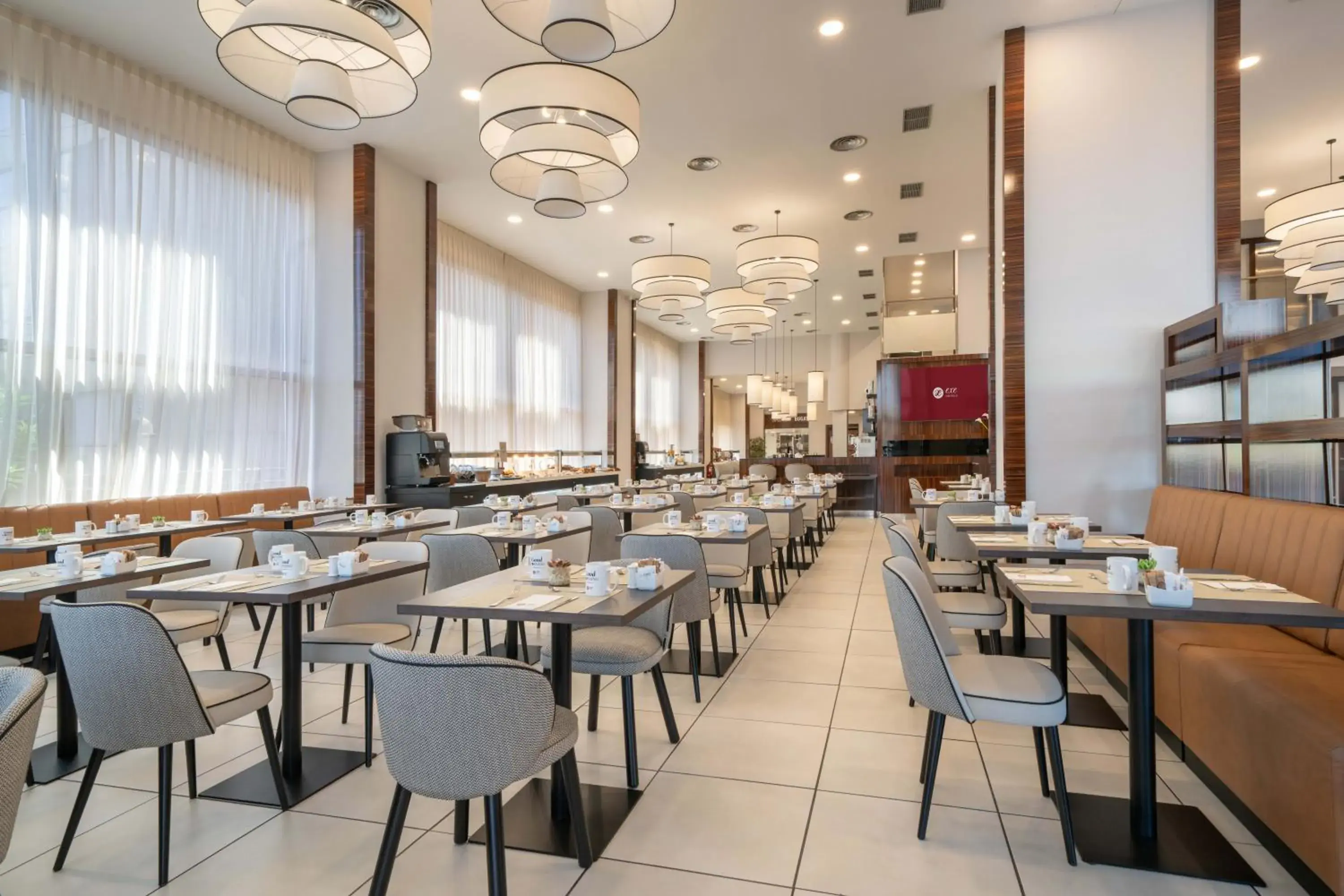 Restaurant/places to eat in Exe Convention Plaza Madrid Restaurant/places to eat in Exe Convention Plaza Madrid