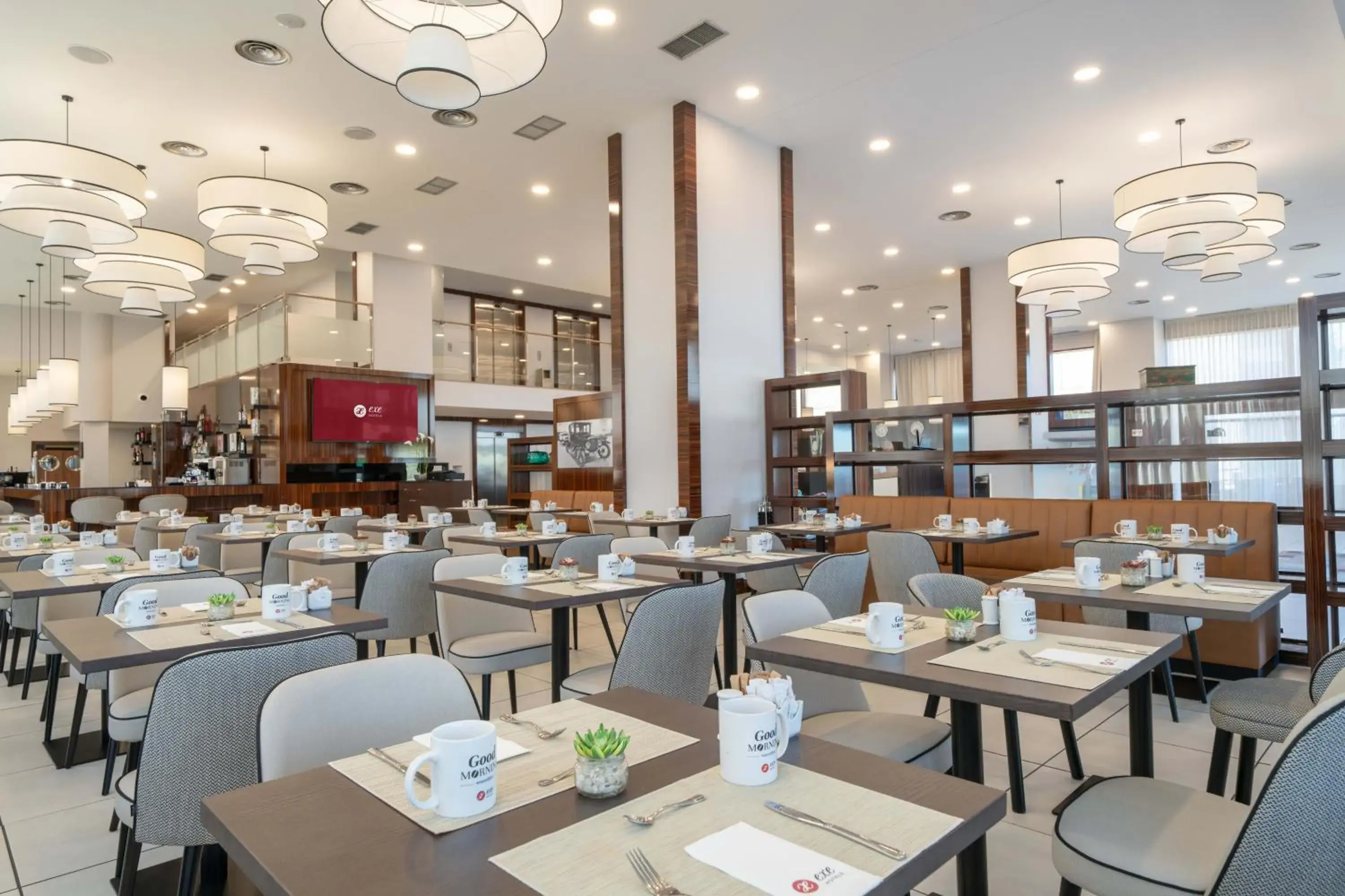 Restaurant/places to eat in Exe Convention Plaza Madrid Restaurant/places to eat in Exe Convention Plaza Madrid