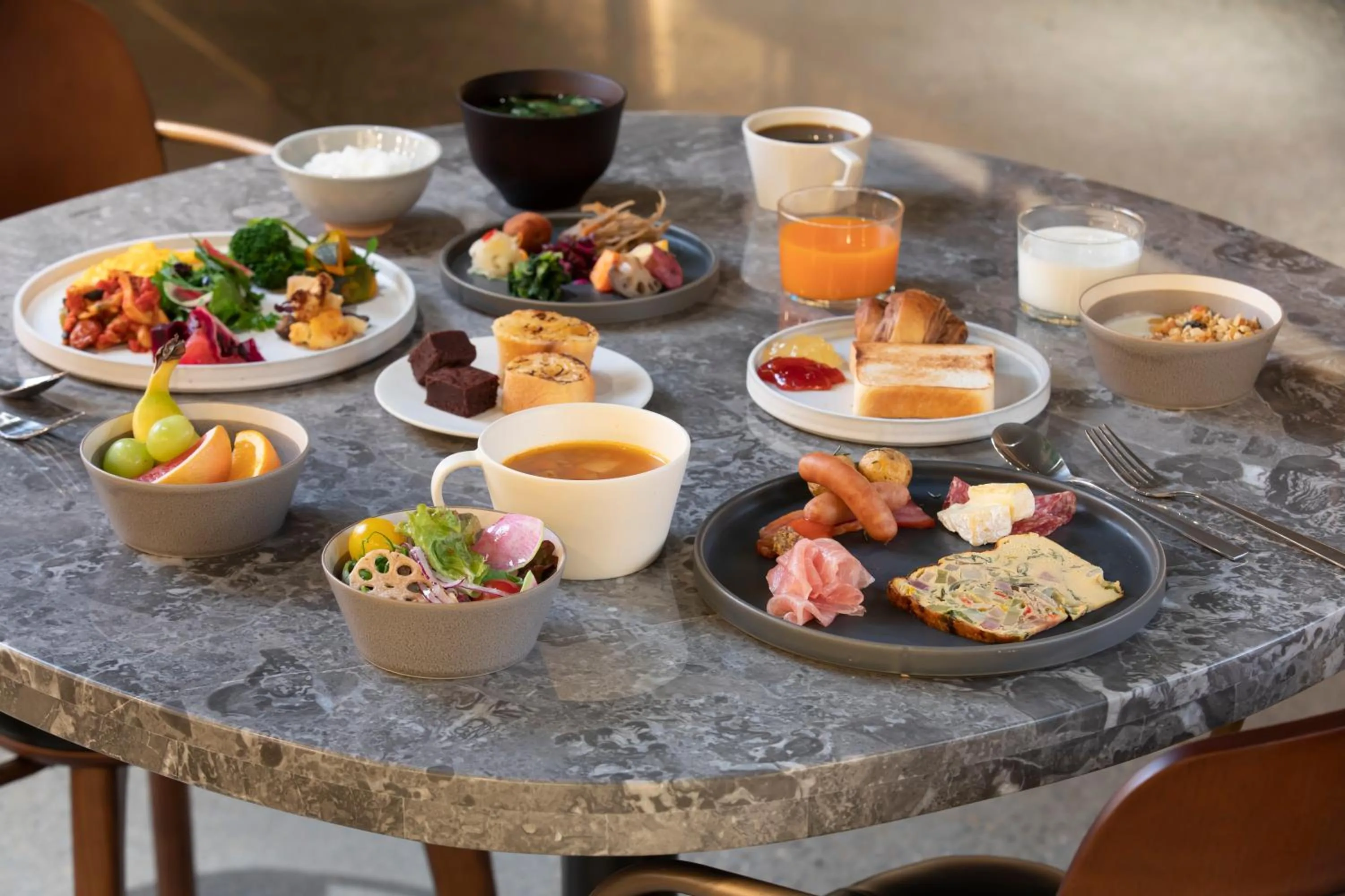 Restaurant/places to eat in GOOD NATURE HOTEL KYOTO