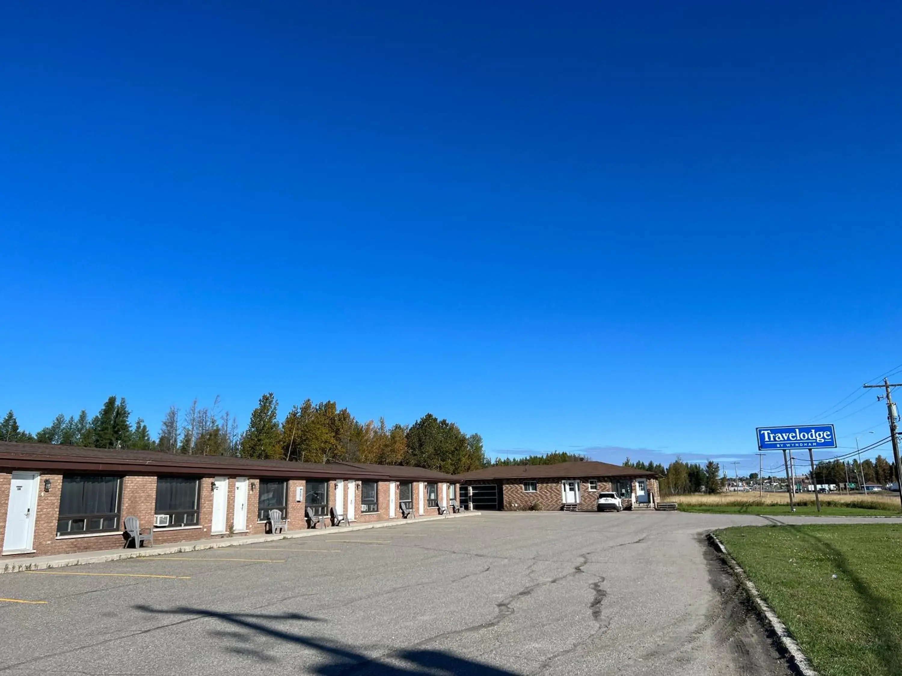 Property building in Travelodge by Wyndham Cochrane Ontario Property building in Travelodge by Wyndham Cochrane Ontario