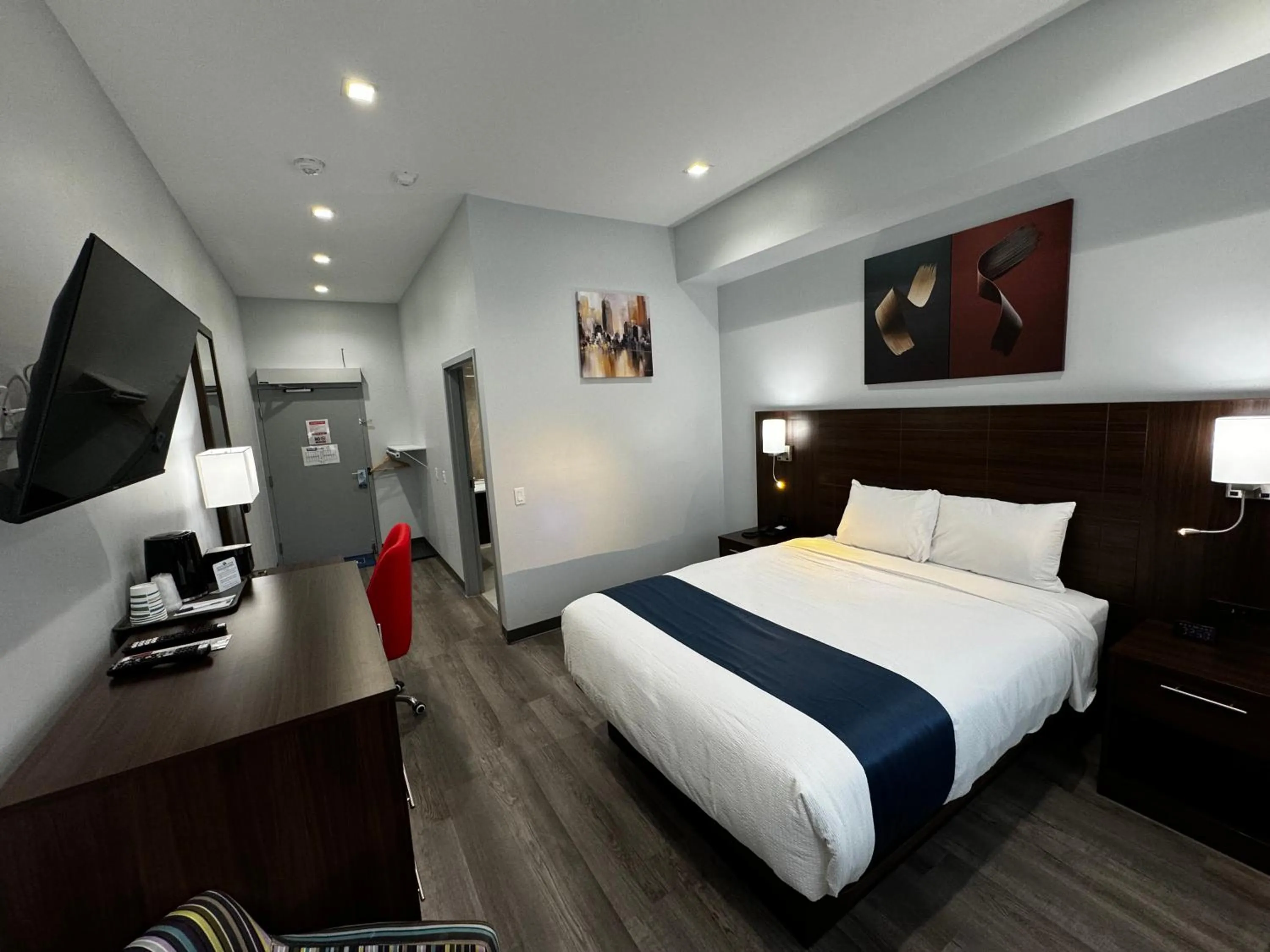 Bed in Travelodge by Wyndham Cochrane Ontario