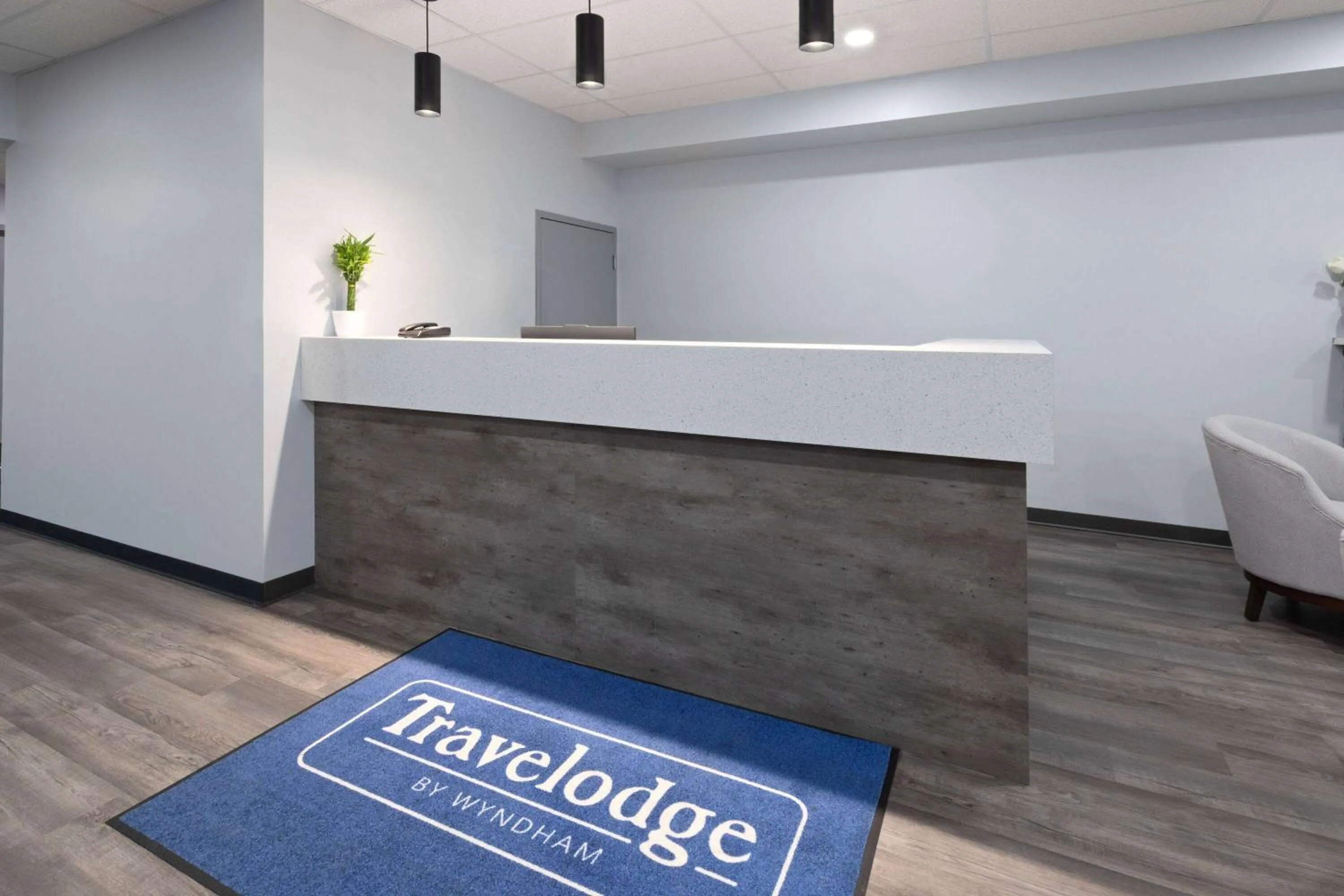 Lobby or reception in Travelodge by Wyndham Cochrane Ontario