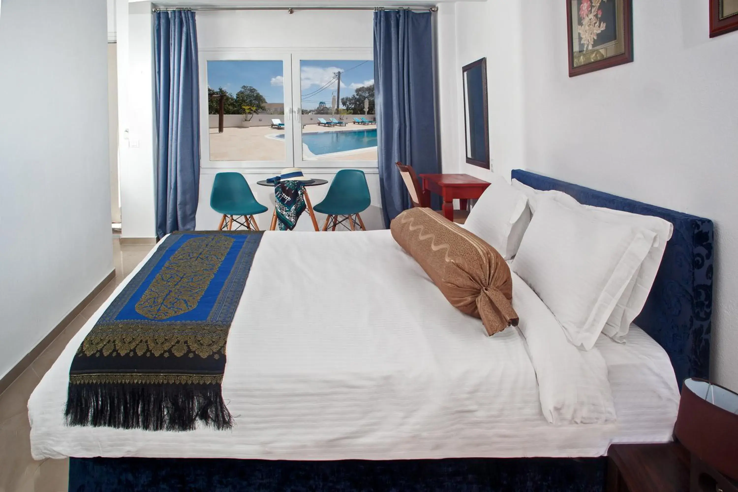 Honeymoon Room with Pool View in Arlene Suites Honeymoon Room with Pool View in Arlene Suites
