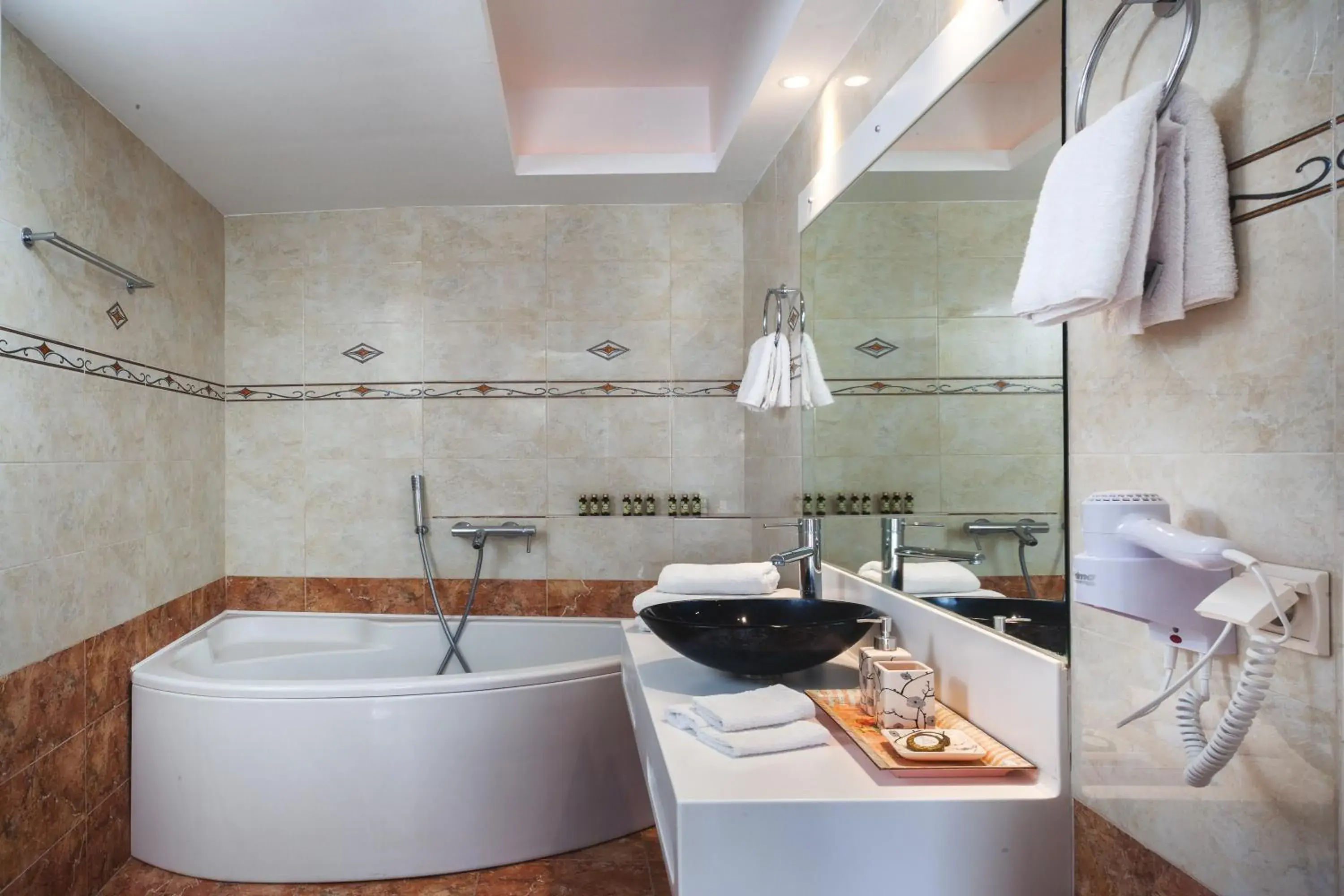 Time of day in Arlene Suites Time of day in Arlene Suites