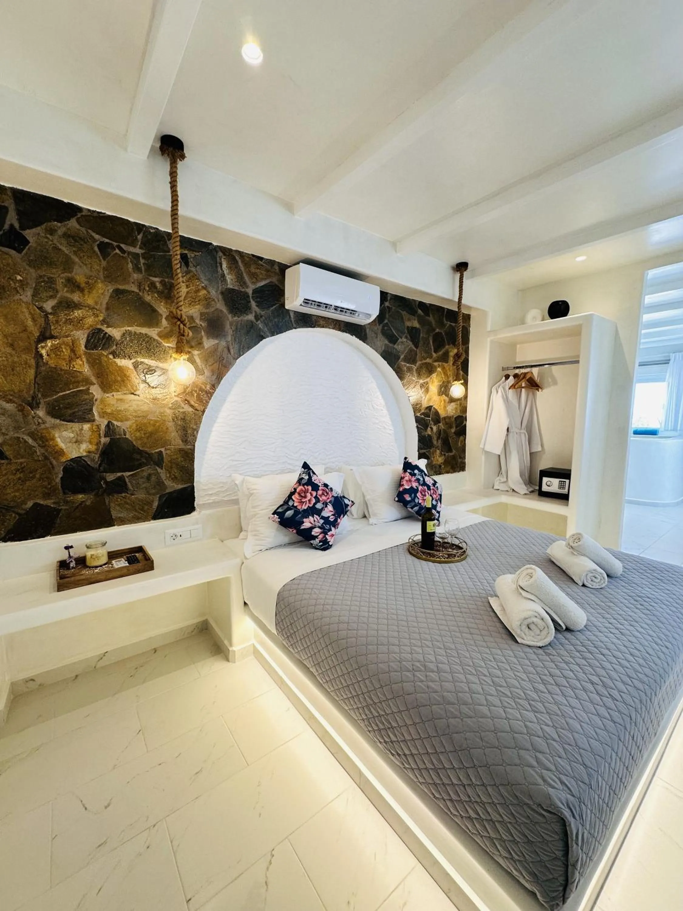 Bed in Arlene Suites