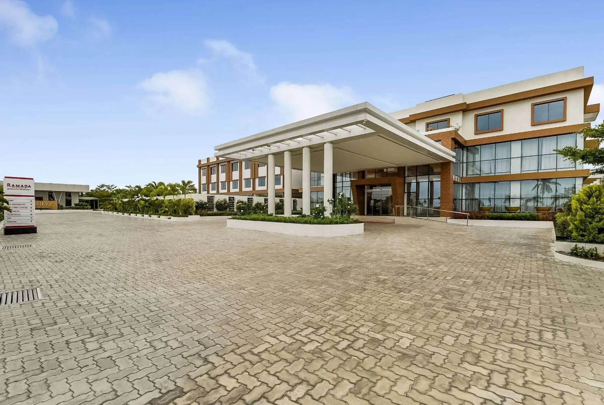 Property building in Ramada by Wyndham Bengaluru Yelahanka Property building in Ramada by Wyndham Bengaluru Yelahanka