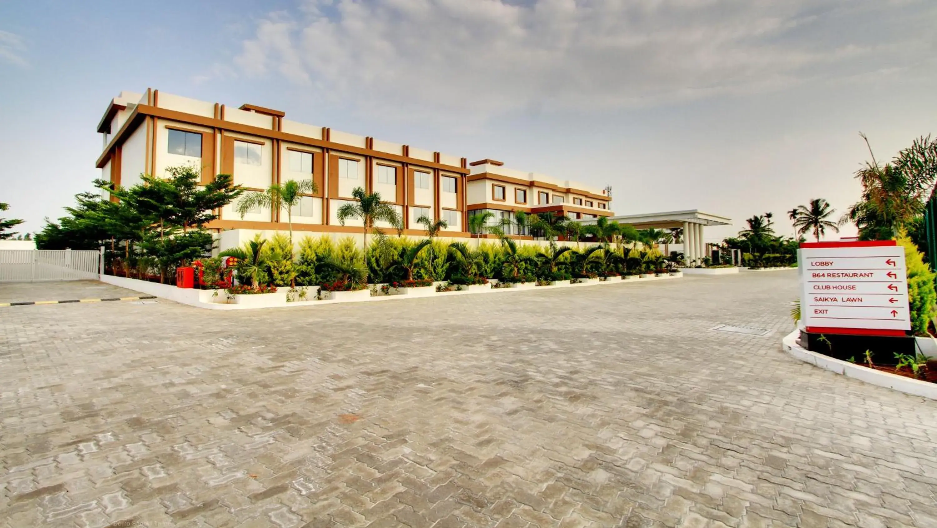 Property building in Ramada by Wyndham Bengaluru Yelahanka Property building in Ramada by Wyndham Bengaluru Yelahanka