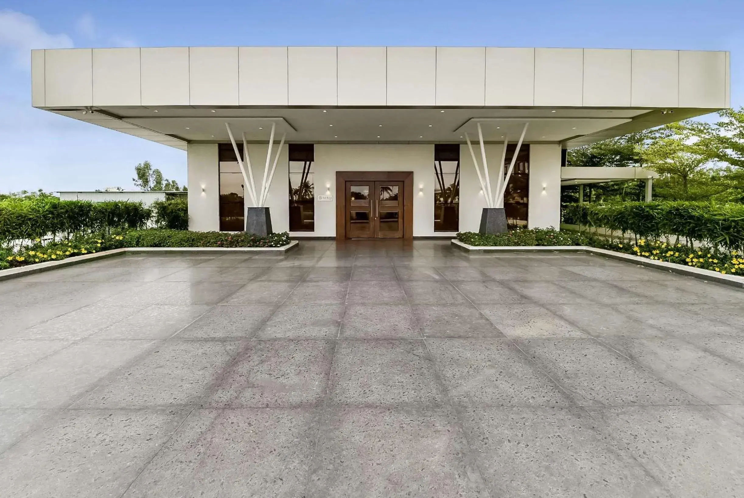 Property building in Ramada by Wyndham Bengaluru Yelahanka Property building in Ramada by Wyndham Bengaluru Yelahanka