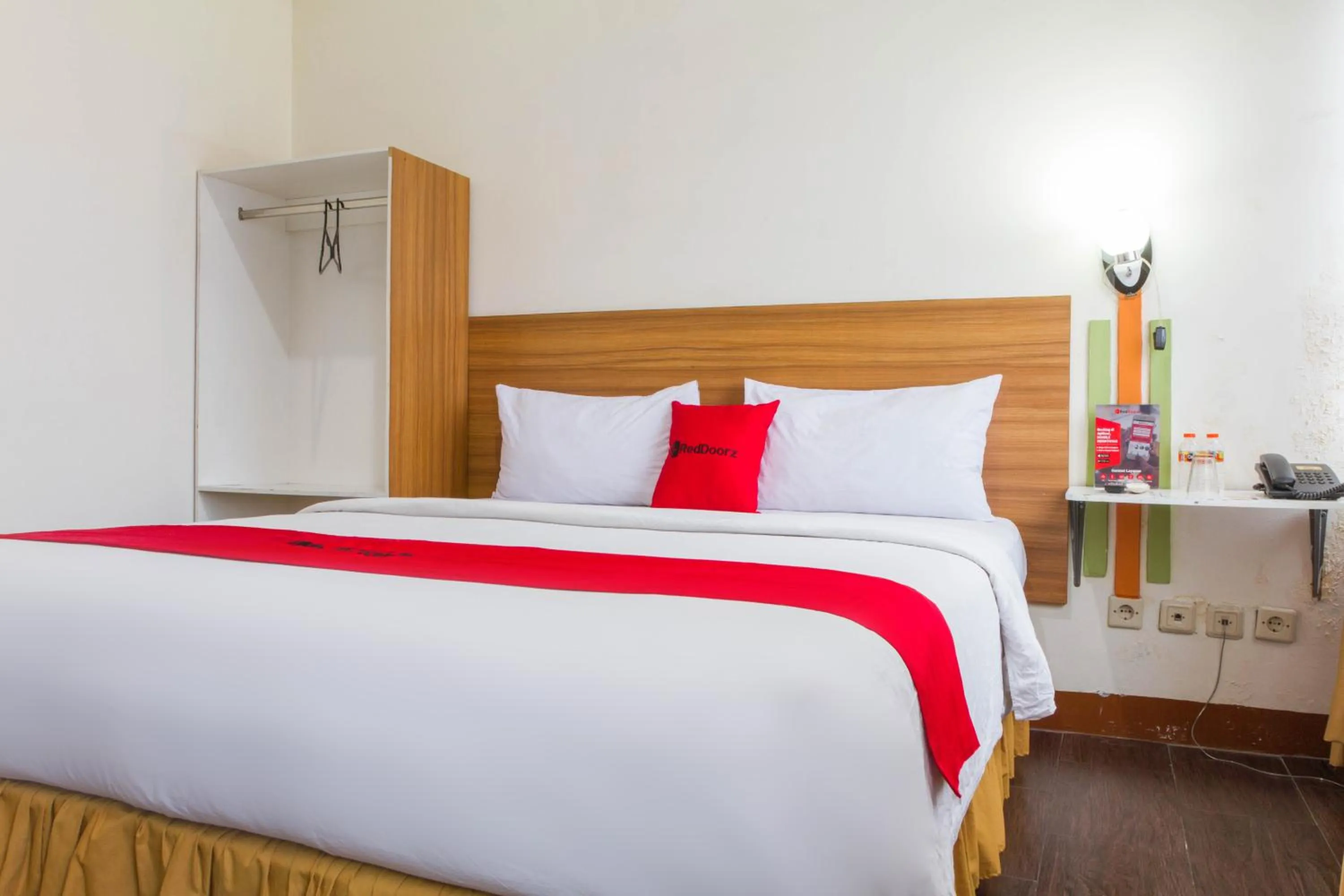 Bed in RedDoorz Plus @ Surapati 2