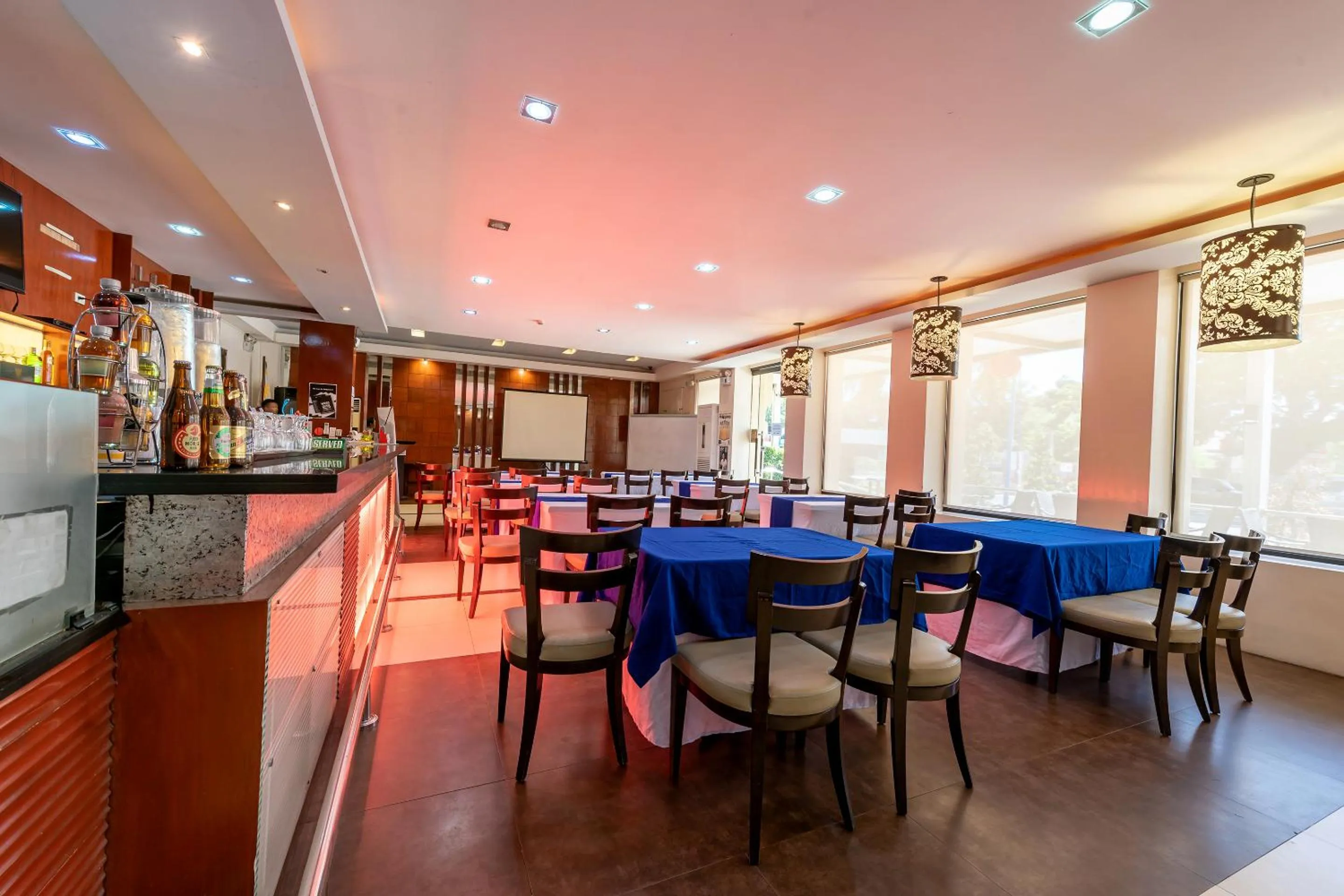 Restaurant/Places to Eat in Capital O 176 Bliss Hotel