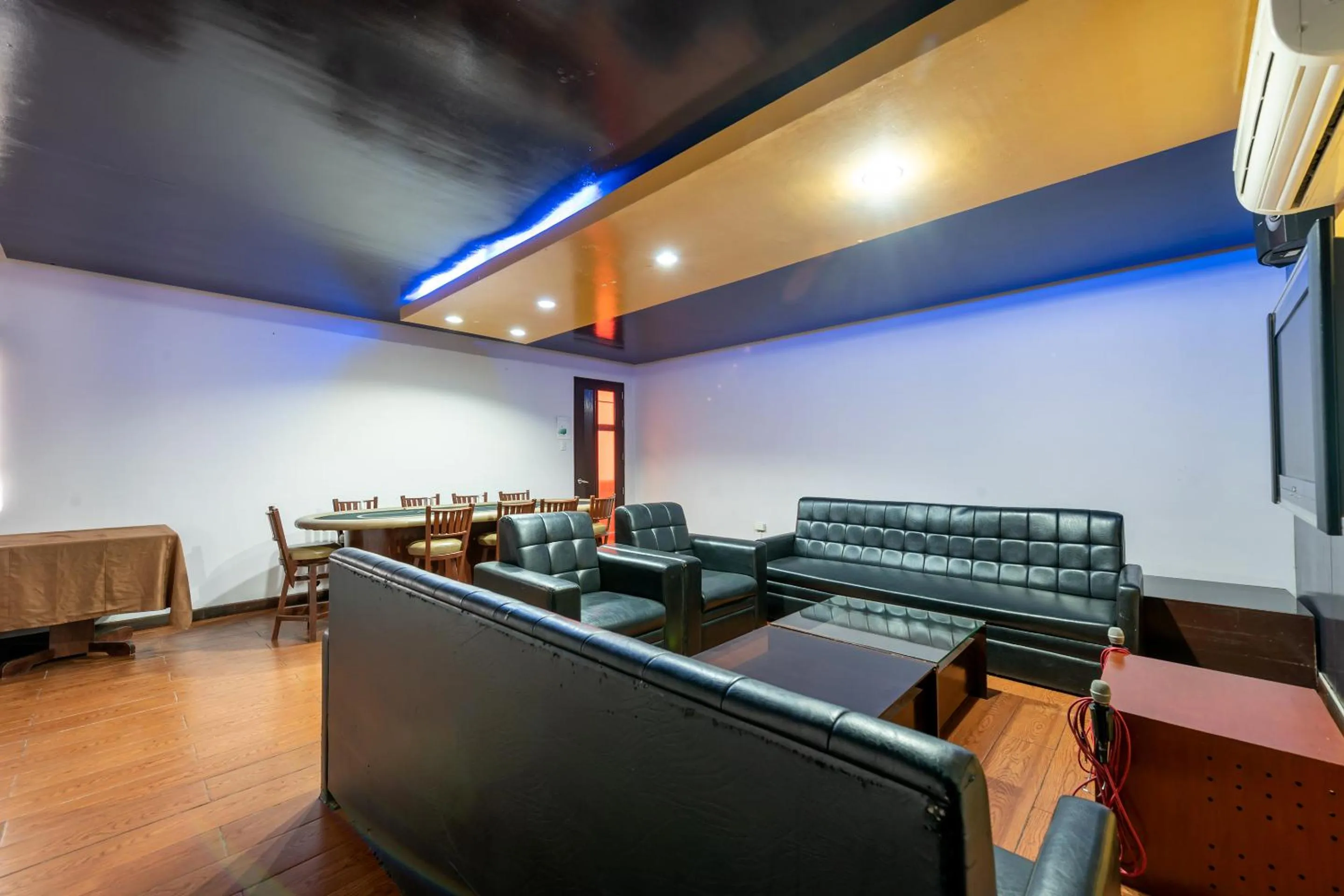 Karaoke in Capital O 176 Bliss Hotel