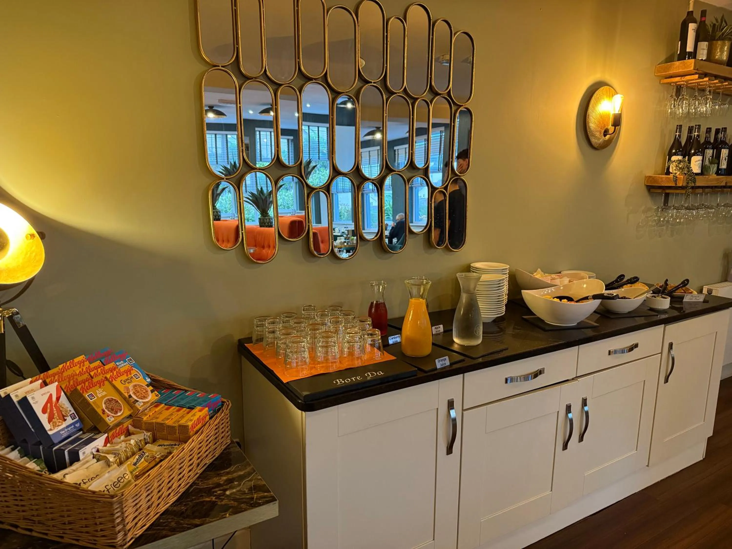 Food and drinks in Caerwylan Hotel