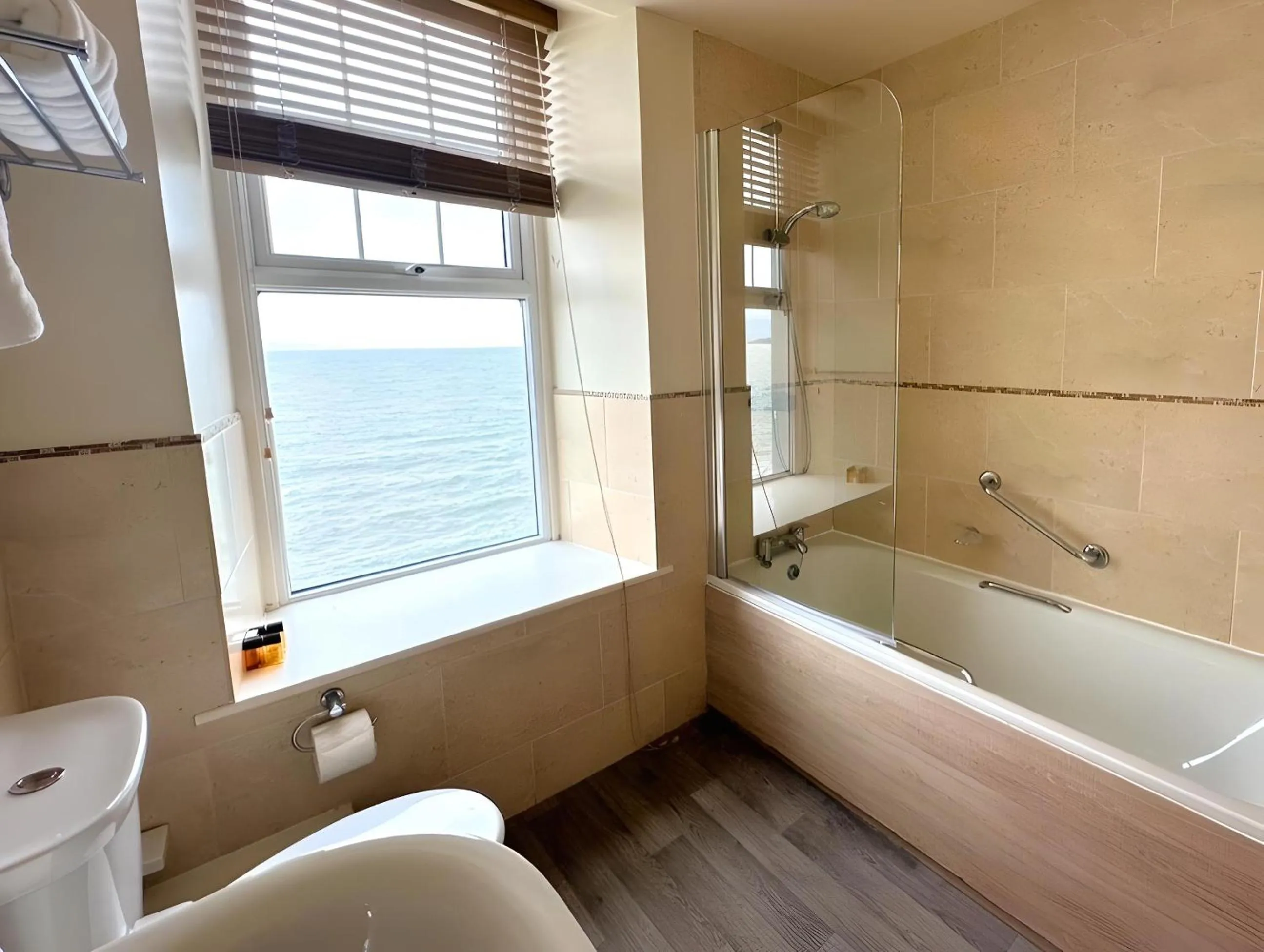 Shower in Caerwylan Hotel