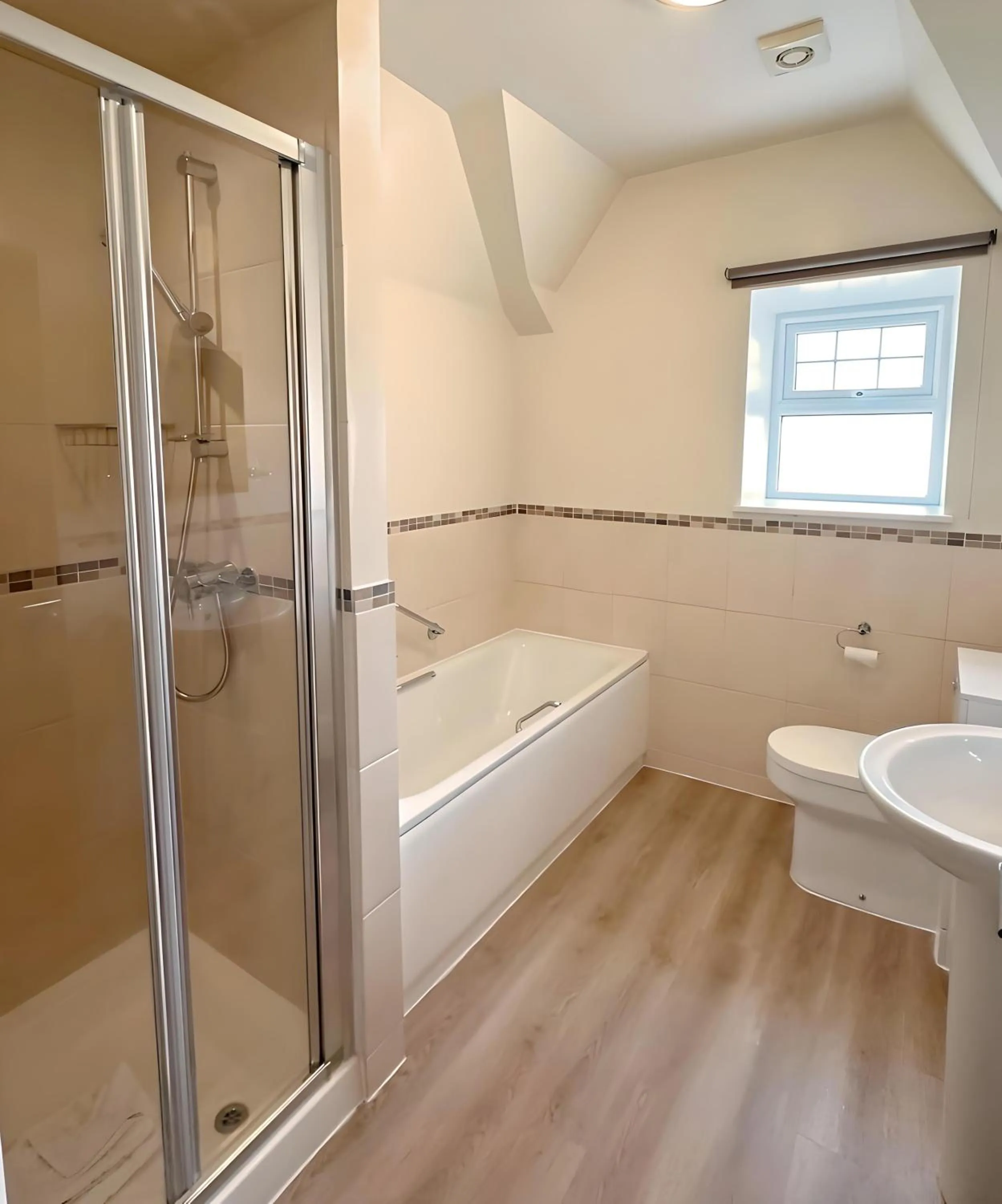 Shower in Caerwylan Hotel