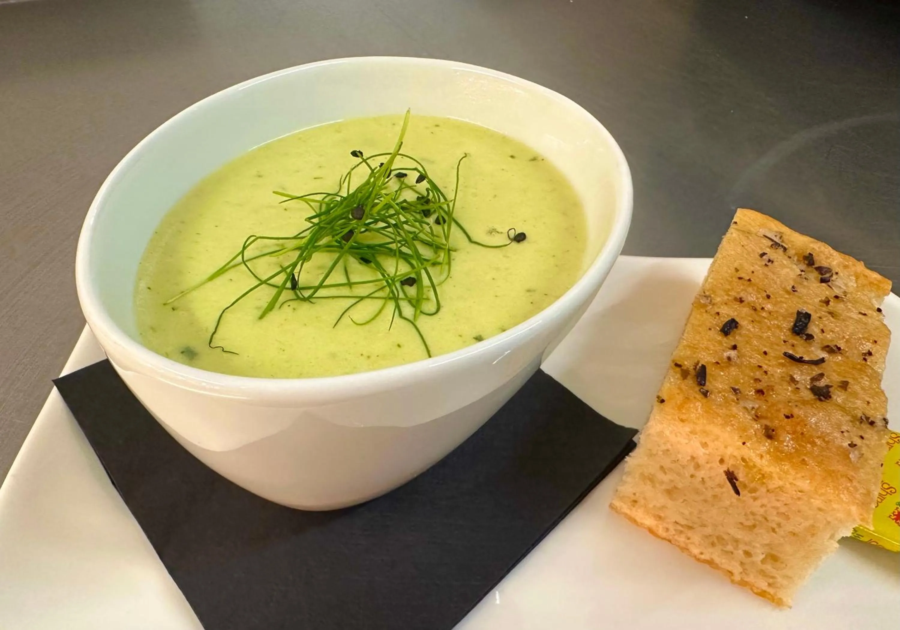 Restaurant/places to eat in Caerwylan Hotel