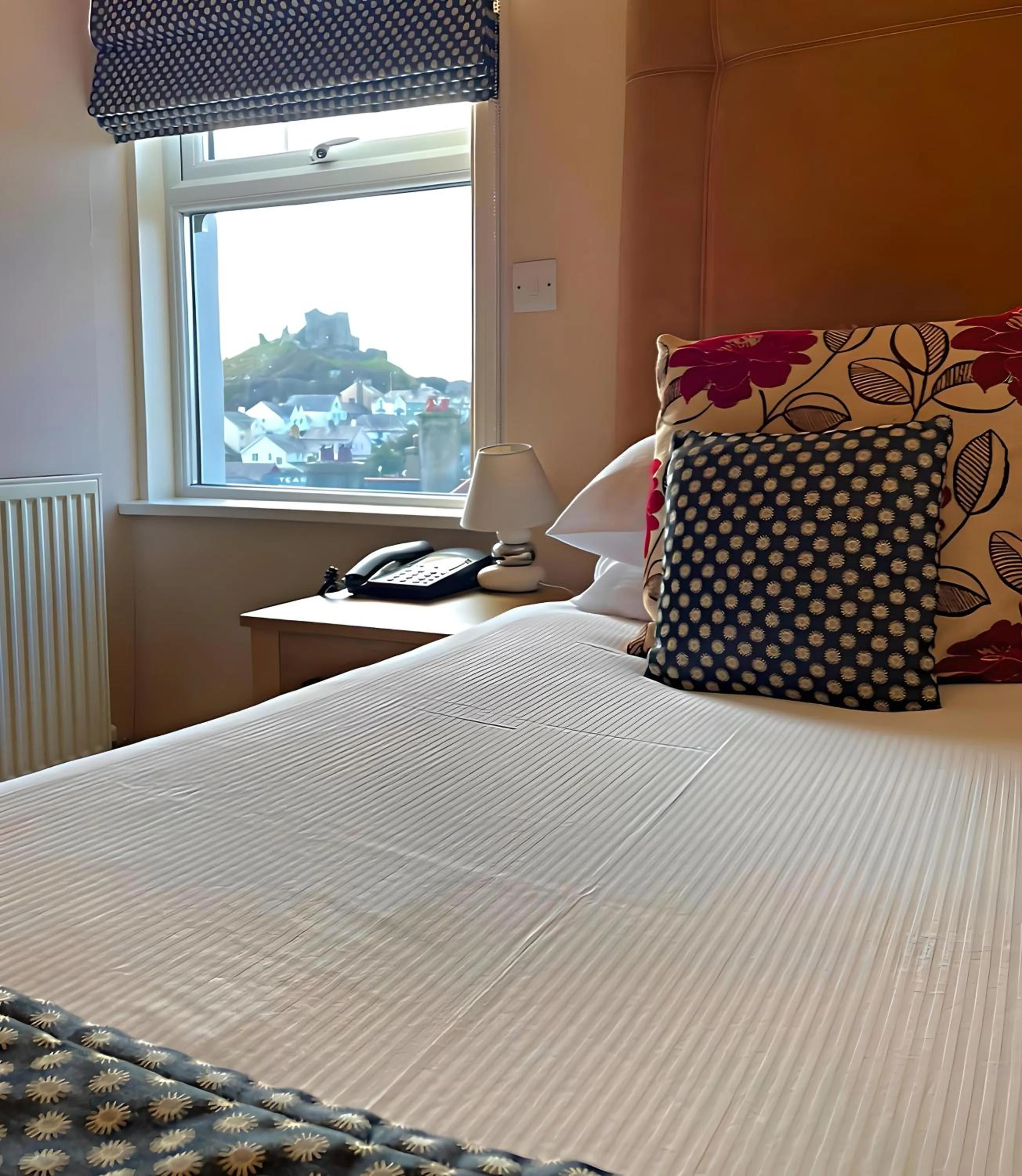 Bed in Caerwylan Hotel