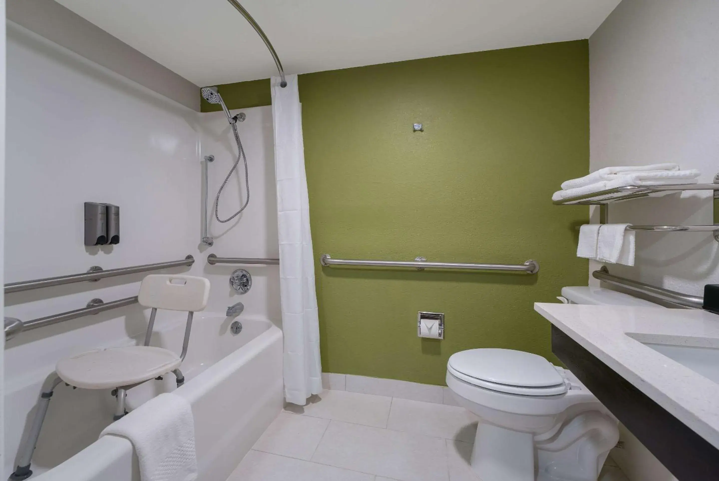 Bedroom in Rodeway Inn Bedroom in Rodeway Inn