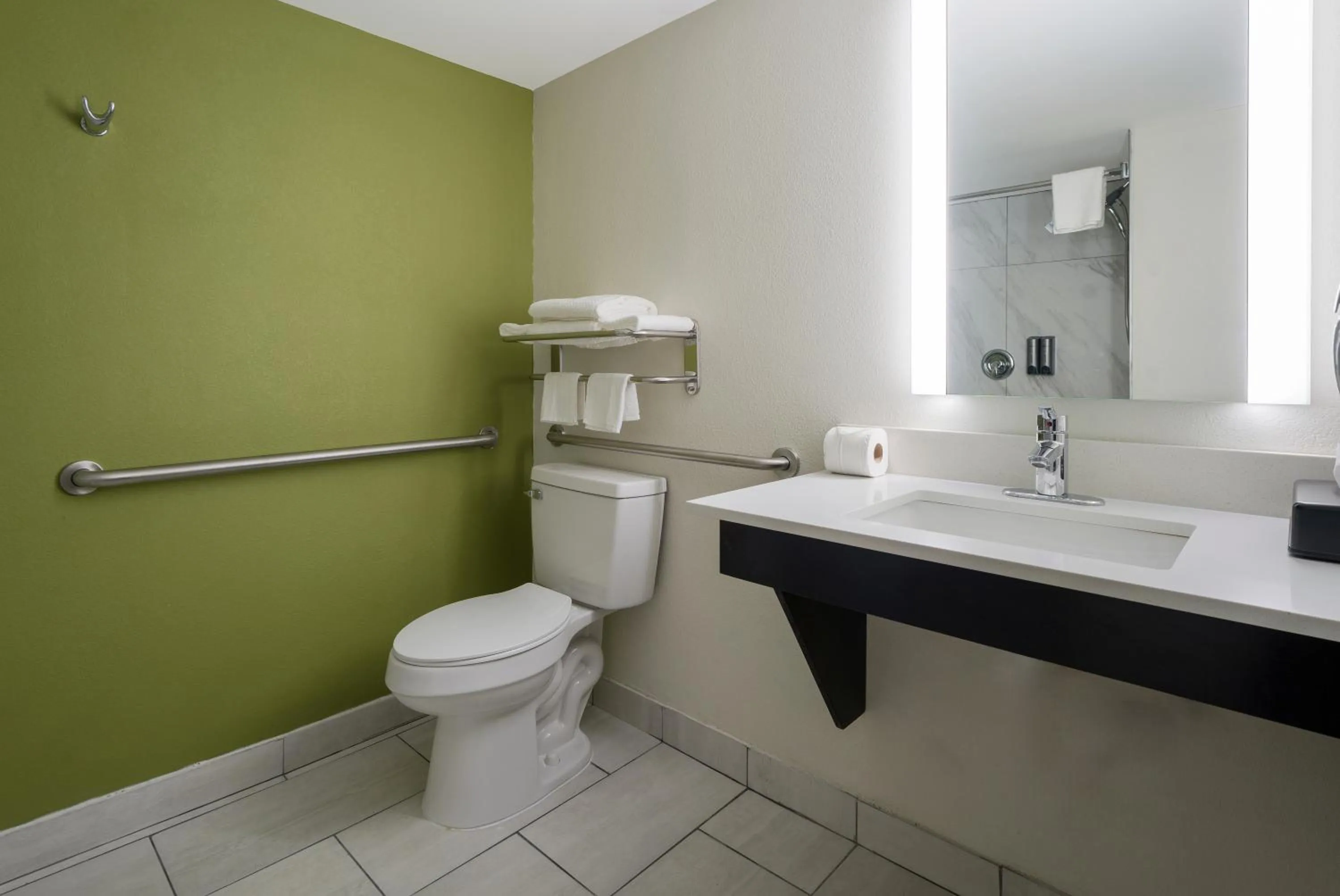 Bathroom in Rodeway Inn