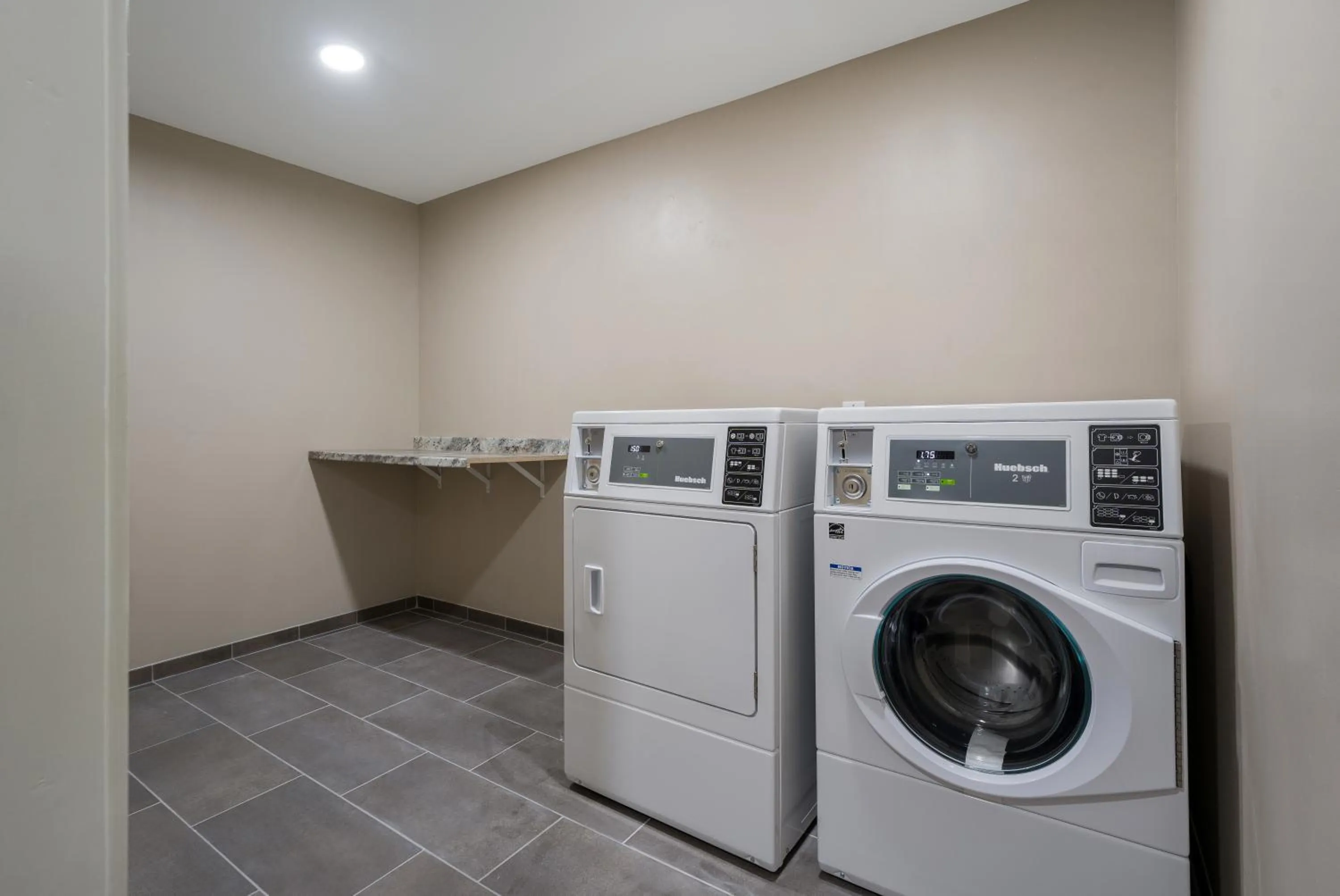 laundry in Rodeway Inn