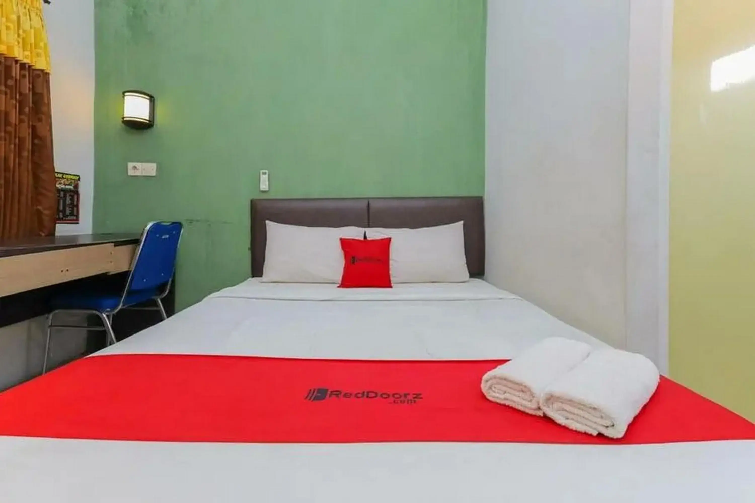 Bed in OYO 91292 Pondok Inap Shofwa 1