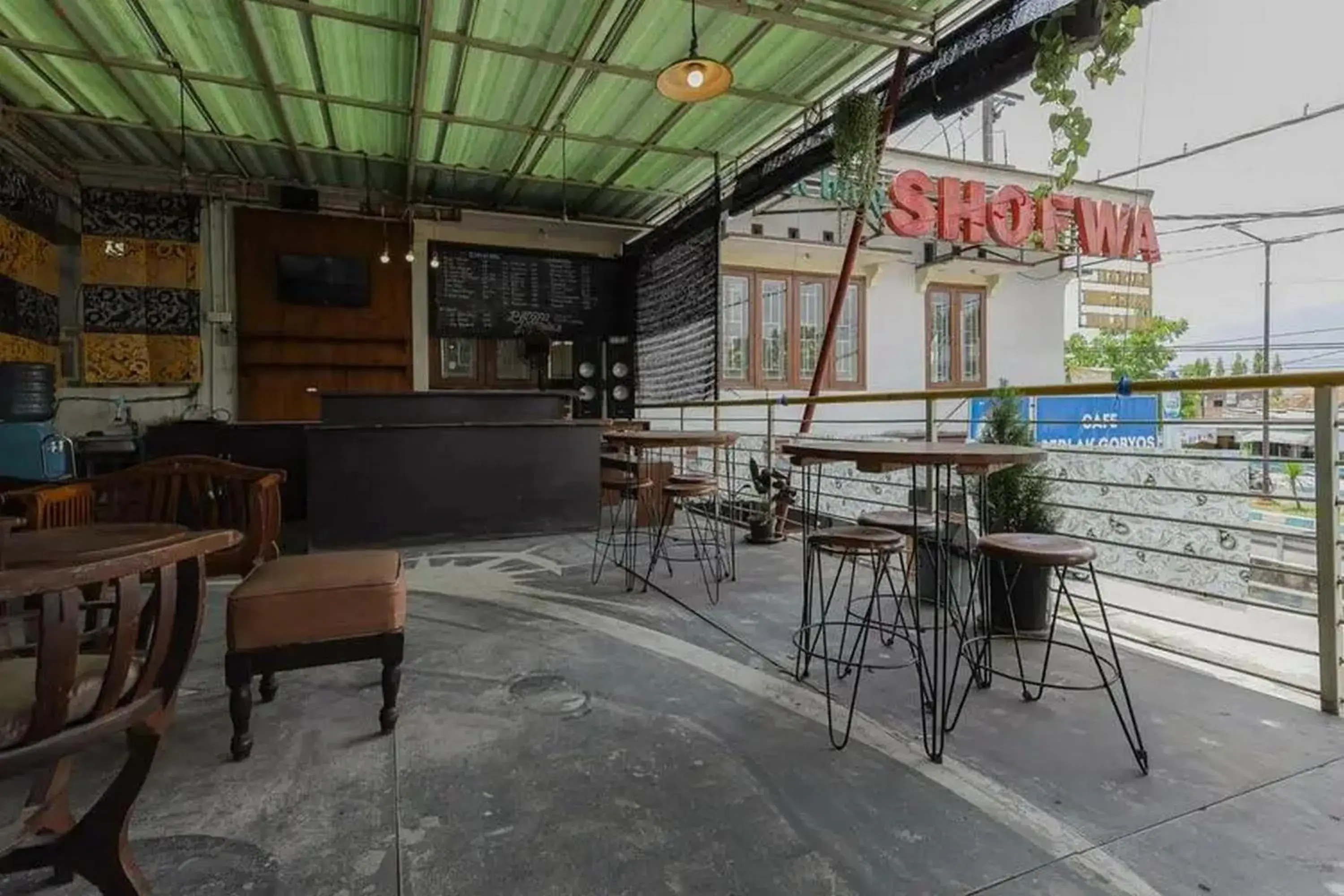 Seating area, Restaurant/Places to Eat in OYO 91292 Pondok Inap Shofwa 1