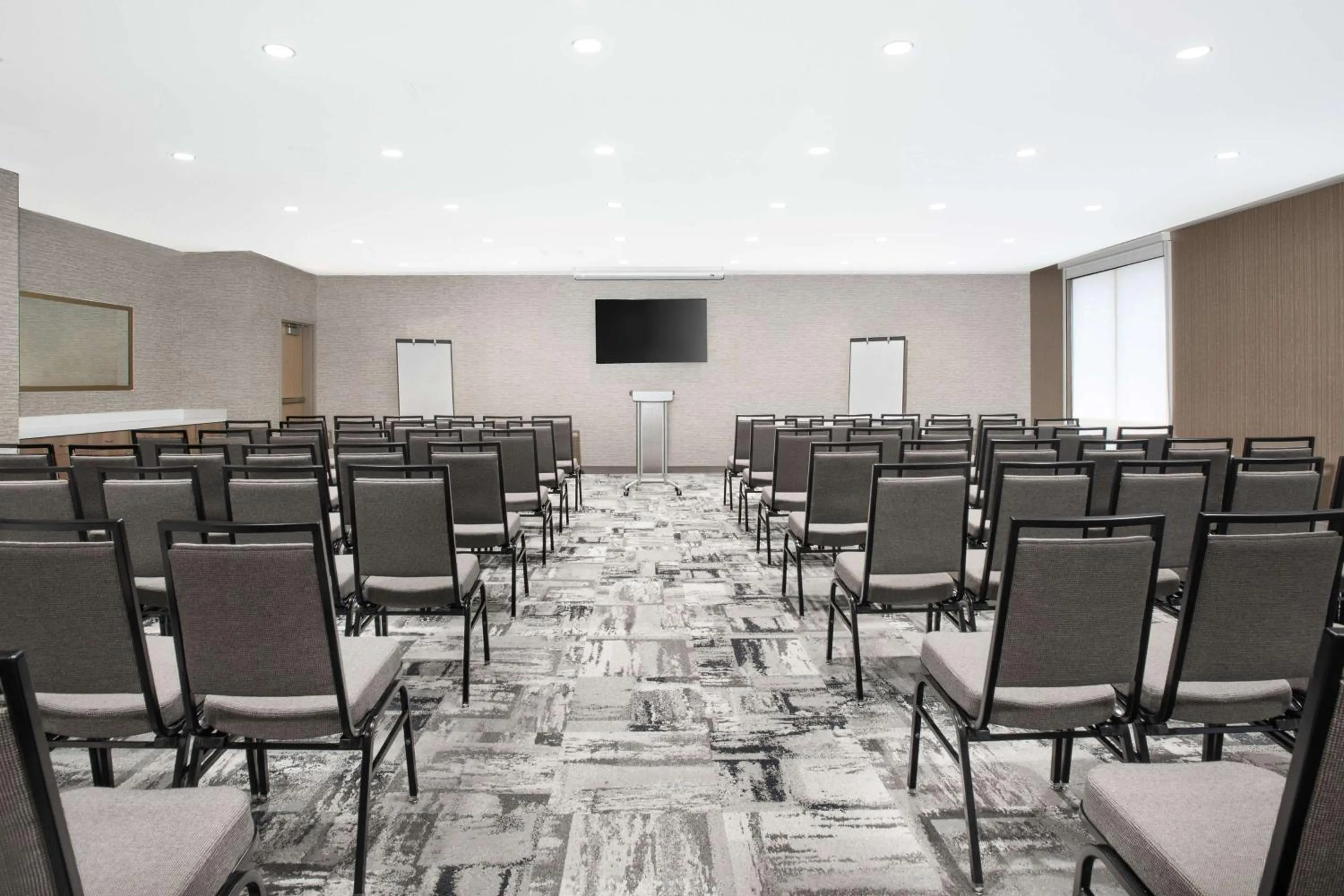 Meeting/conference room in Home2 Suites by Hilton Long Island Brookhaven