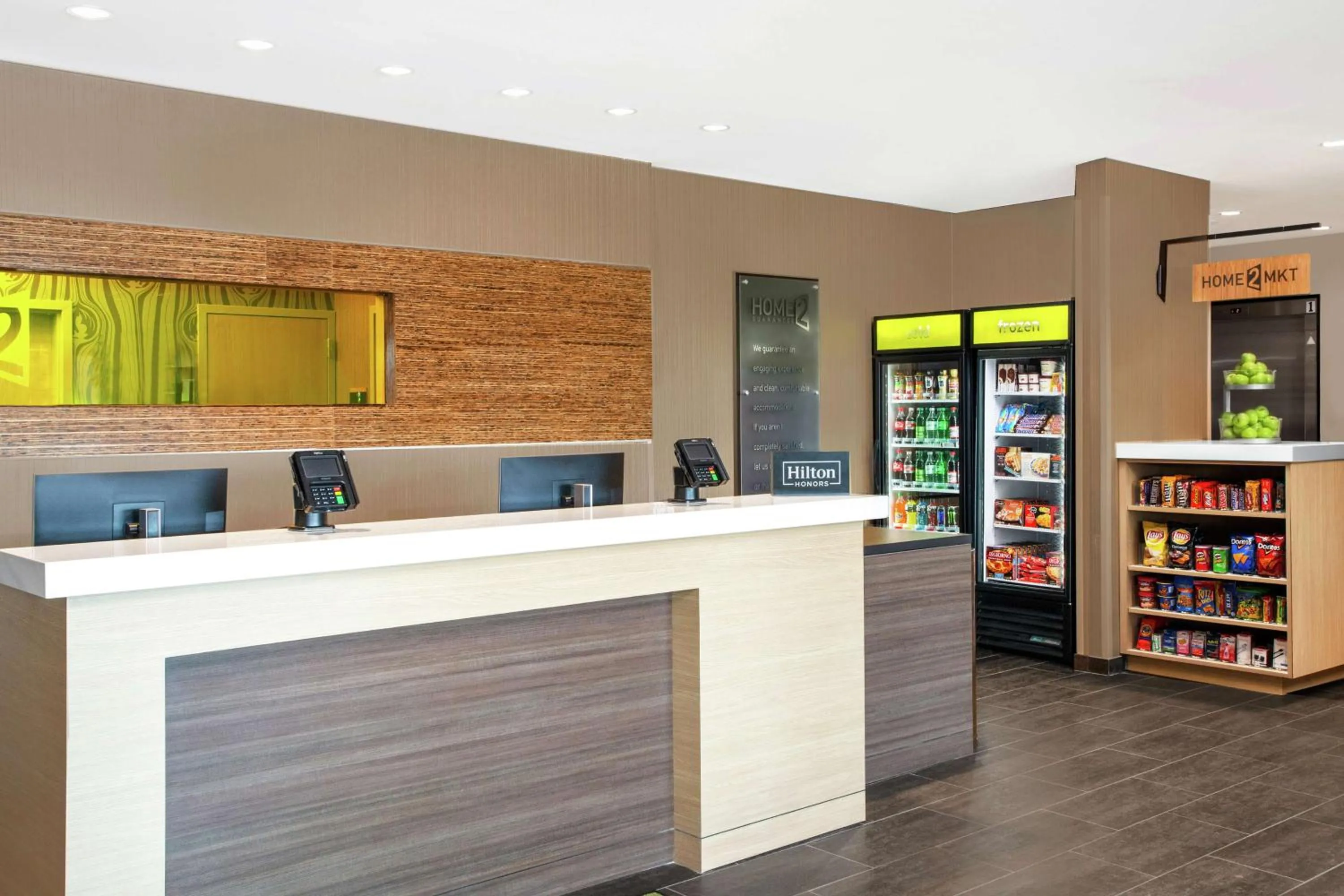 Dining area in Home2 Suites by Hilton Long Island Brookhaven