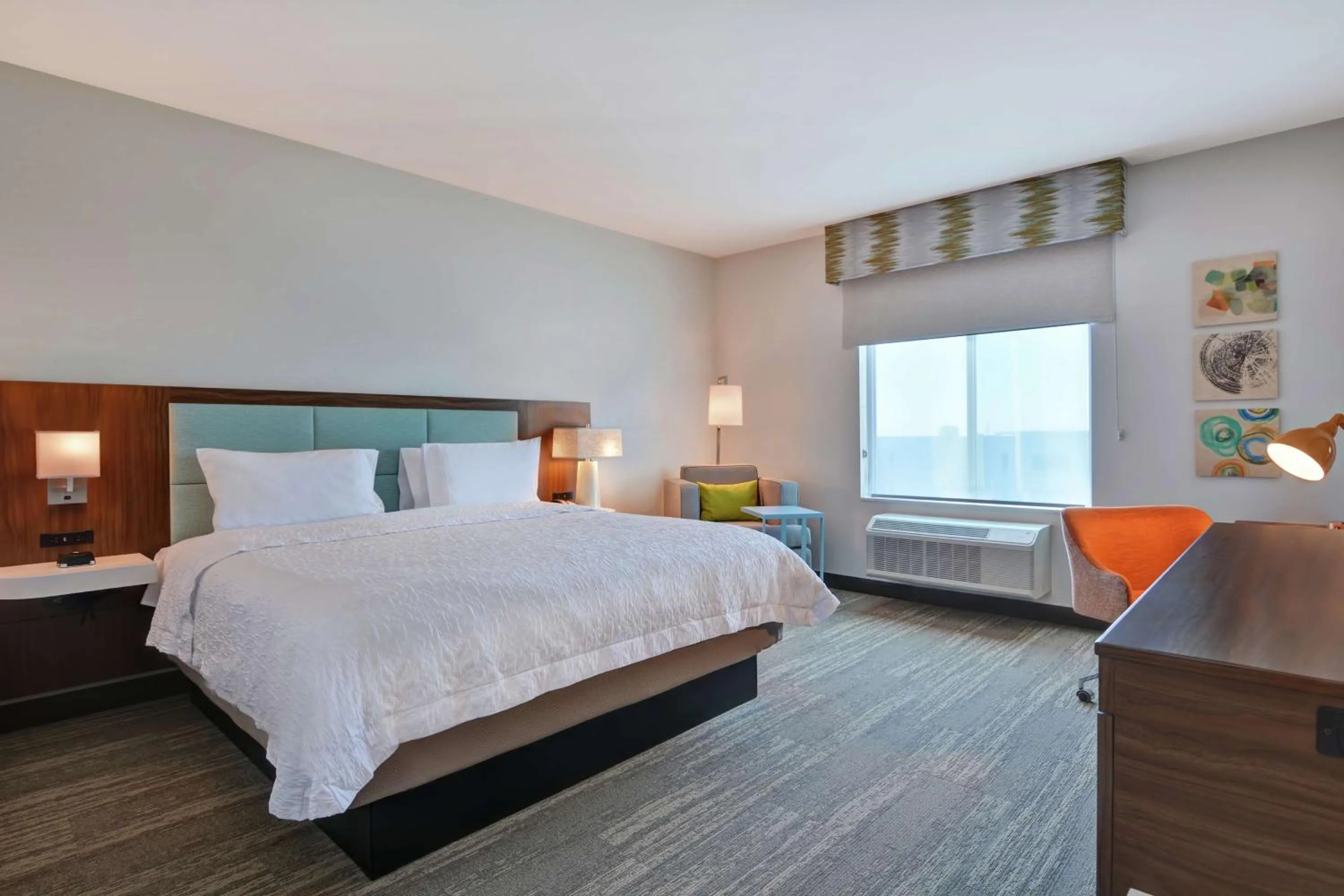 Bedroom, Bed in Hampton Inn Chula Vista Eastlake