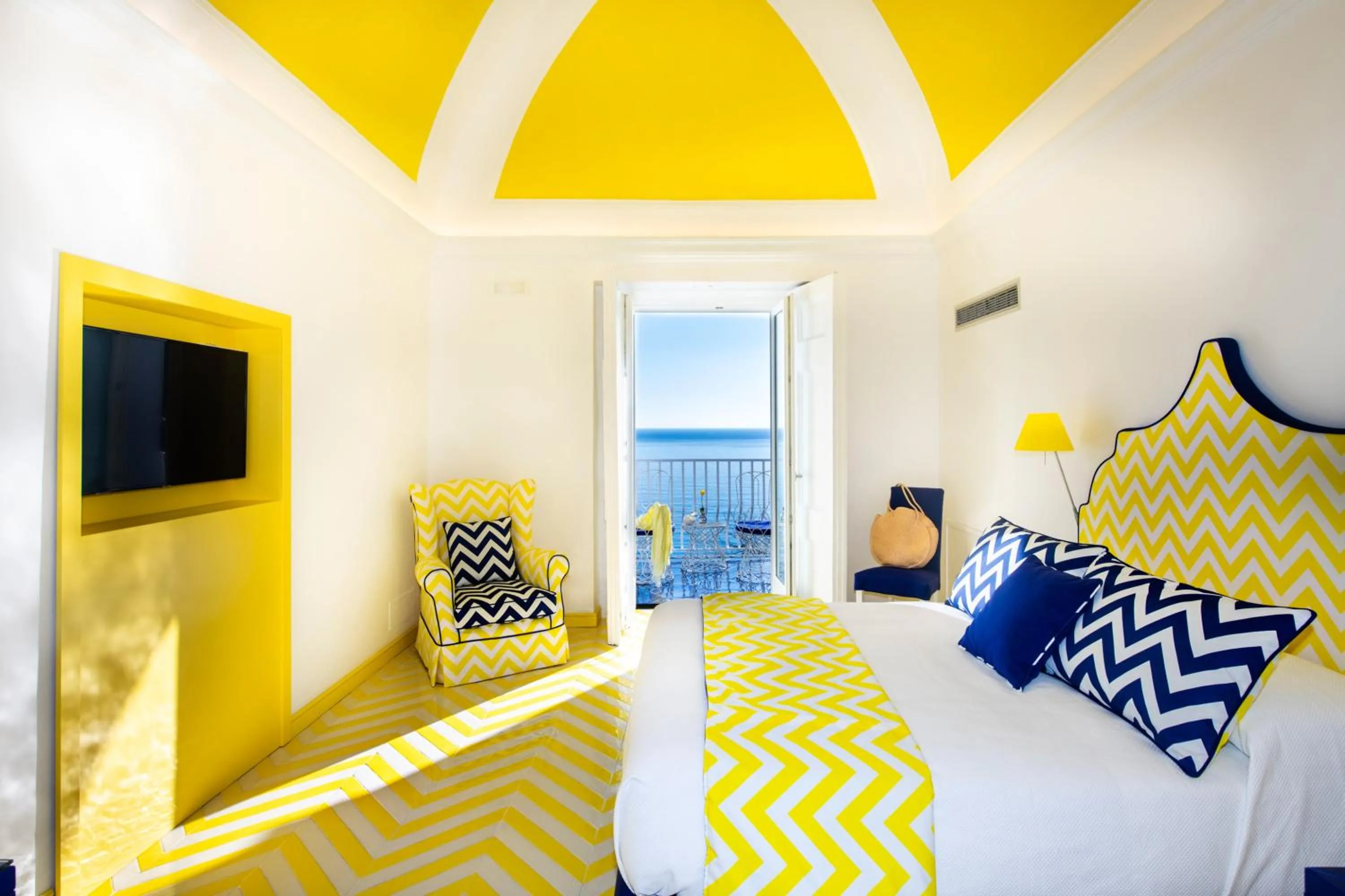 Bed in Imperati Suites by Alcione Residence