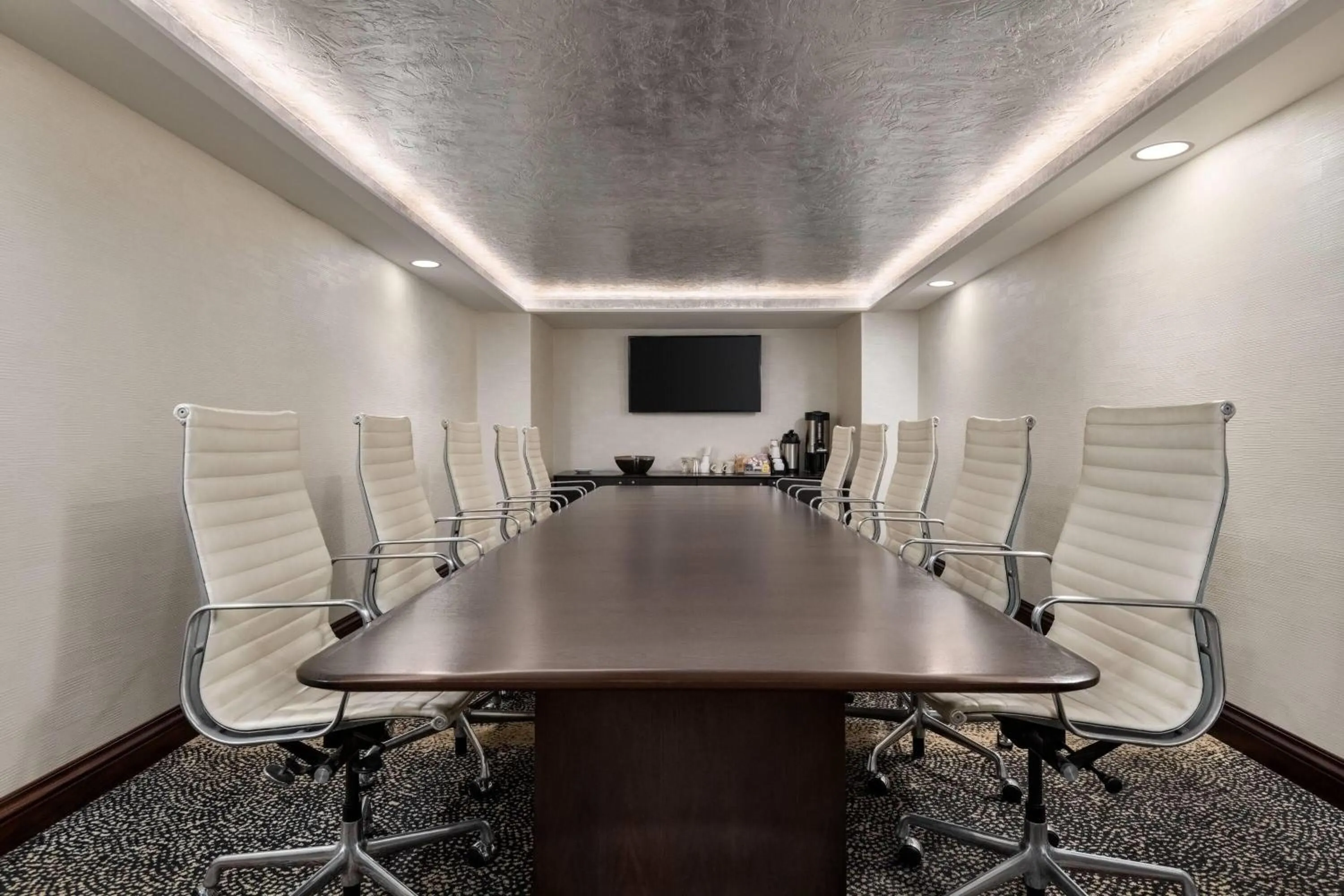 Meeting/conference room in Fort Pontchartrain Detroit, a Wyndham Hotel